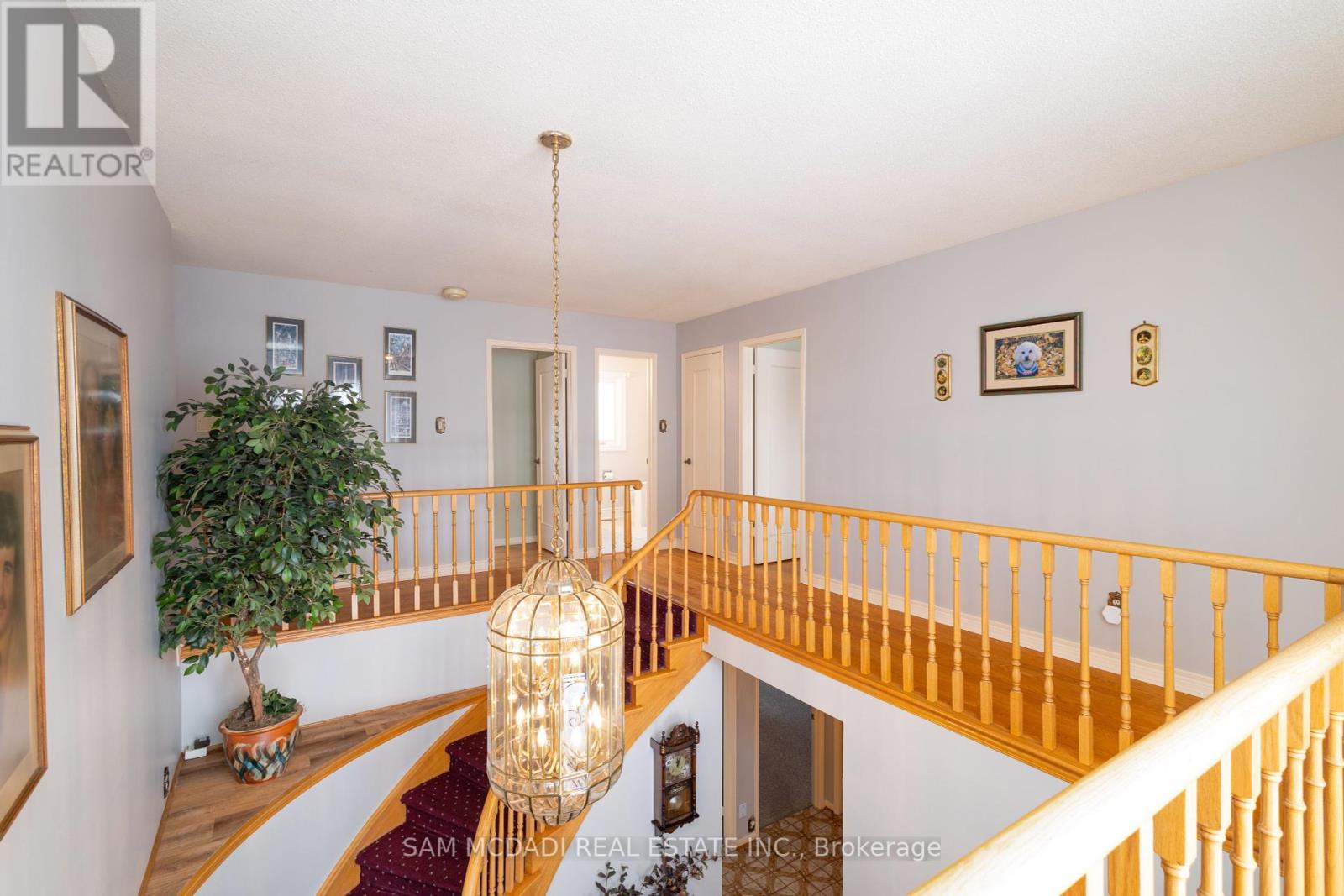 2529 Claymore Crescent, Mississauga (Erindale), Ontario  L5C 3A2 - Photo 19 - W12393866