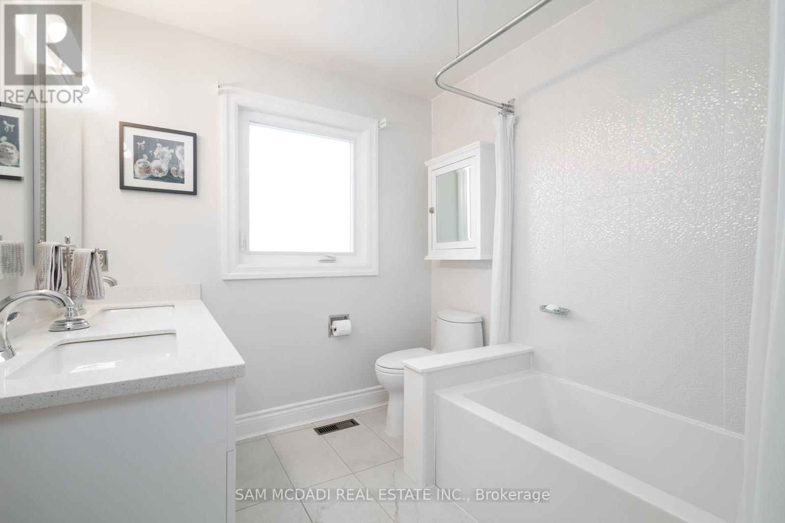 2529 Claymore Crescent, Mississauga (Erindale), Ontario  L5C 3A2 - Photo 25 - W12393866