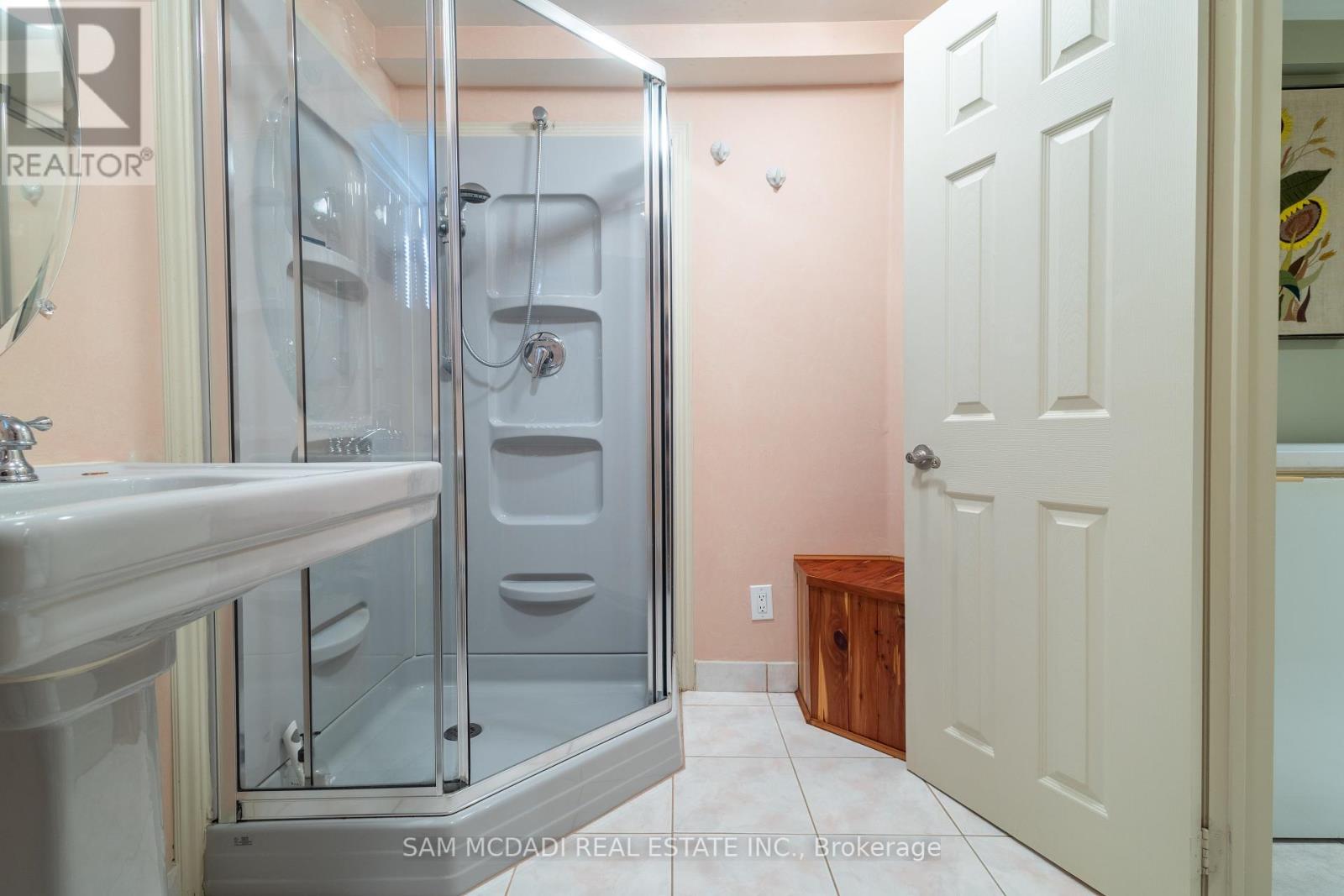 2529 Claymore Crescent, Mississauga (Erindale), Ontario  L5C 3A2 - Photo 35 - W12393866