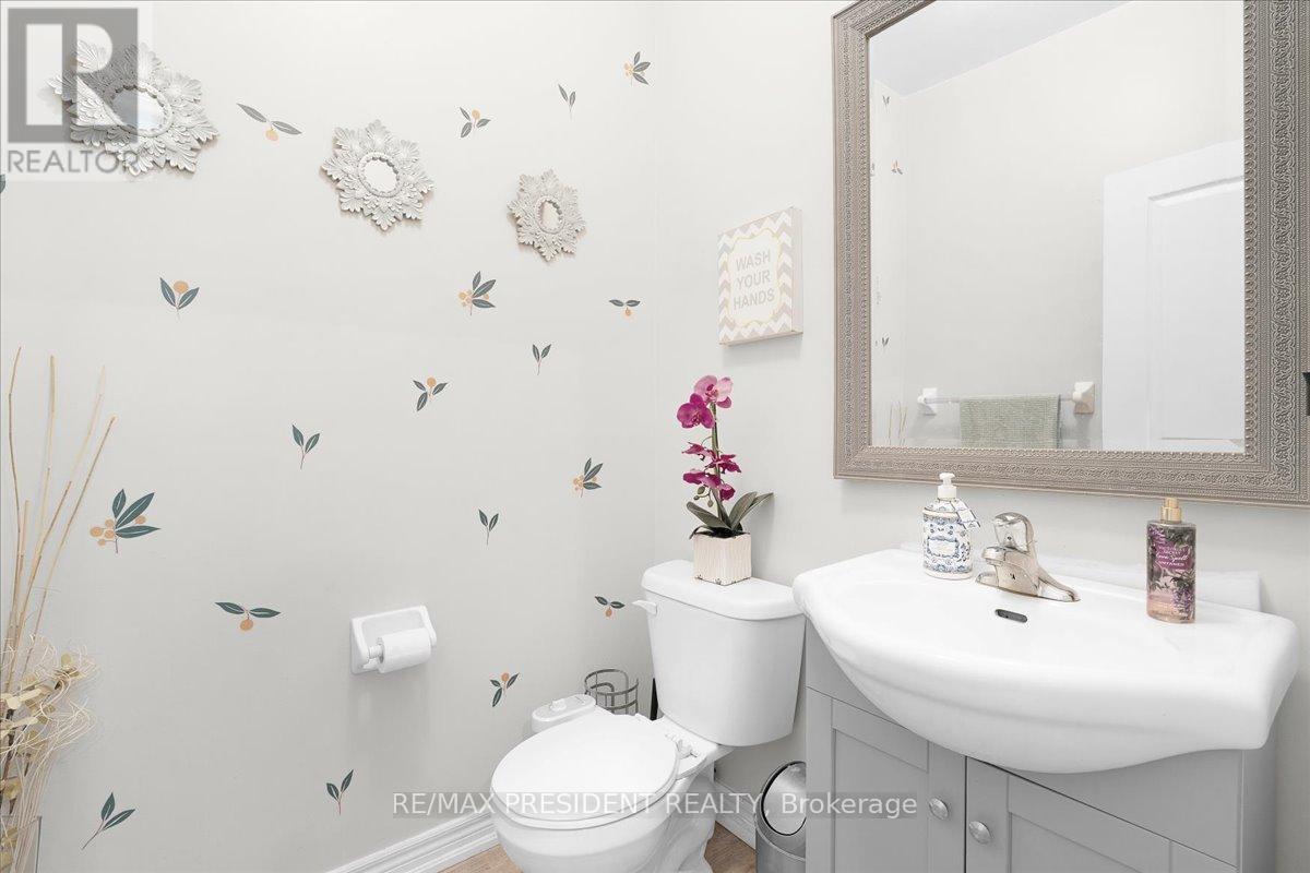56 Natronia Trail, Brampton (Bram East), Ontario  L6P 3N8 - Photo 17 - W12393879