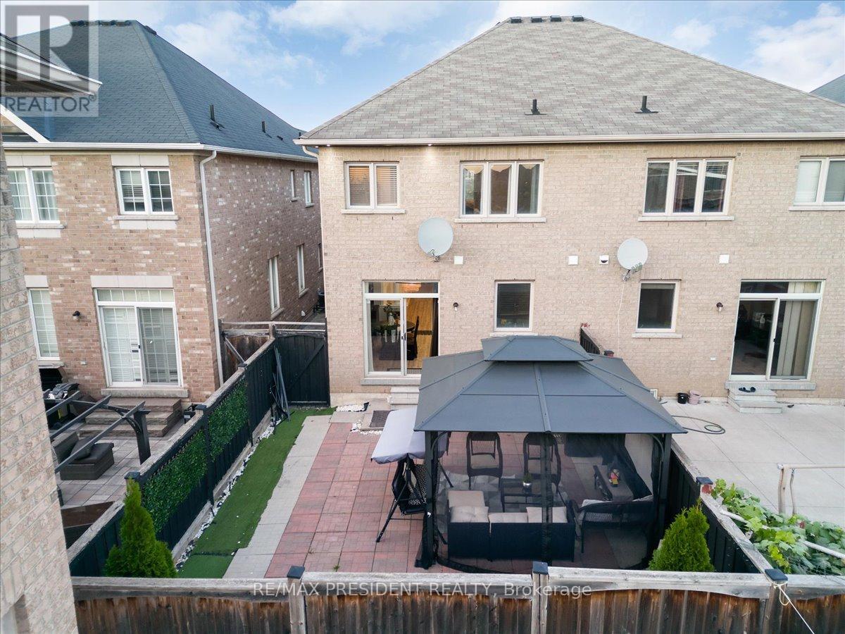 56 Natronia Trail, Brampton (Bram East), Ontario  L6P 3N8 - Photo 48 - W12393879