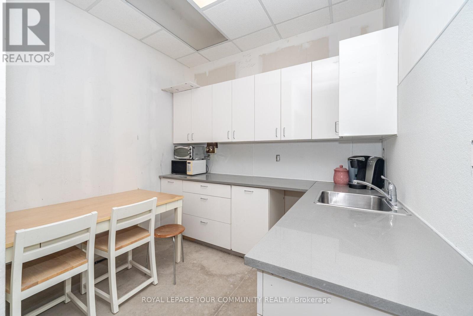 5 - 2001 Albion Road, Toronto, Ontario  M9W 6V6 - Photo 18 - W12393900