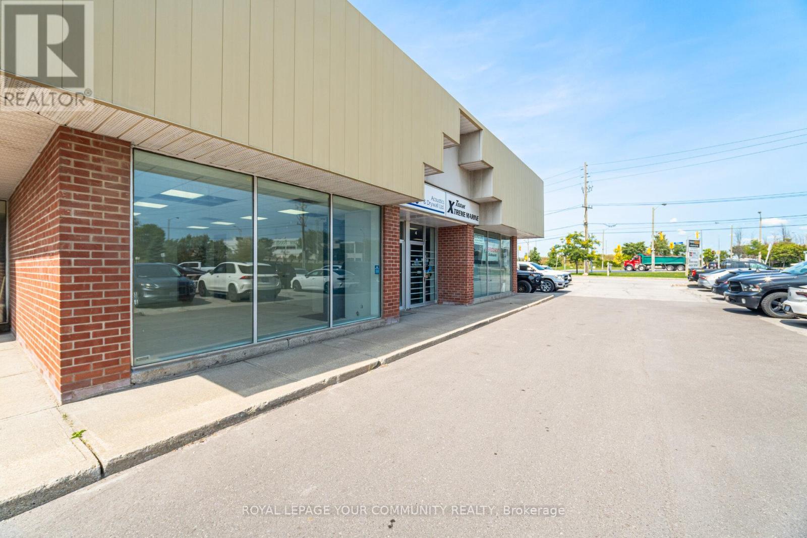 5 - 2001 Albion Road, Toronto, Ontario  M9W 6V6 - Photo 2 - W12393900