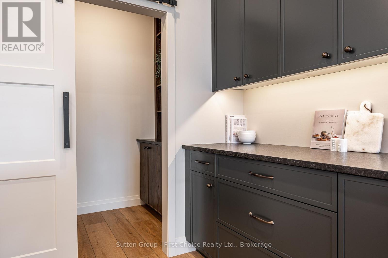 236 Henry Street, West Perth (Mitchell), Ontario  N0K 1N0 - Photo 12 - X12225322