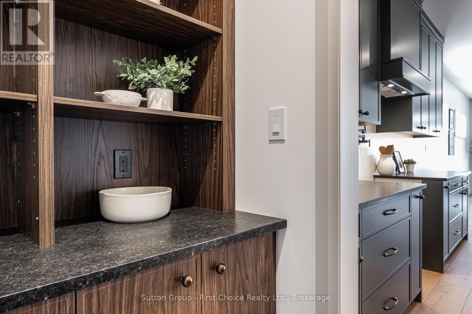 236 Henry Street, West Perth (Mitchell), Ontario  N0K 1N0 - Photo 13 - X12225322