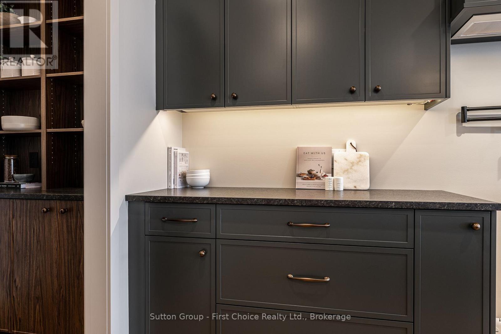 236 Henry Street, West Perth (Mitchell), Ontario  N0K 1N0 - Photo 11 - X12225322