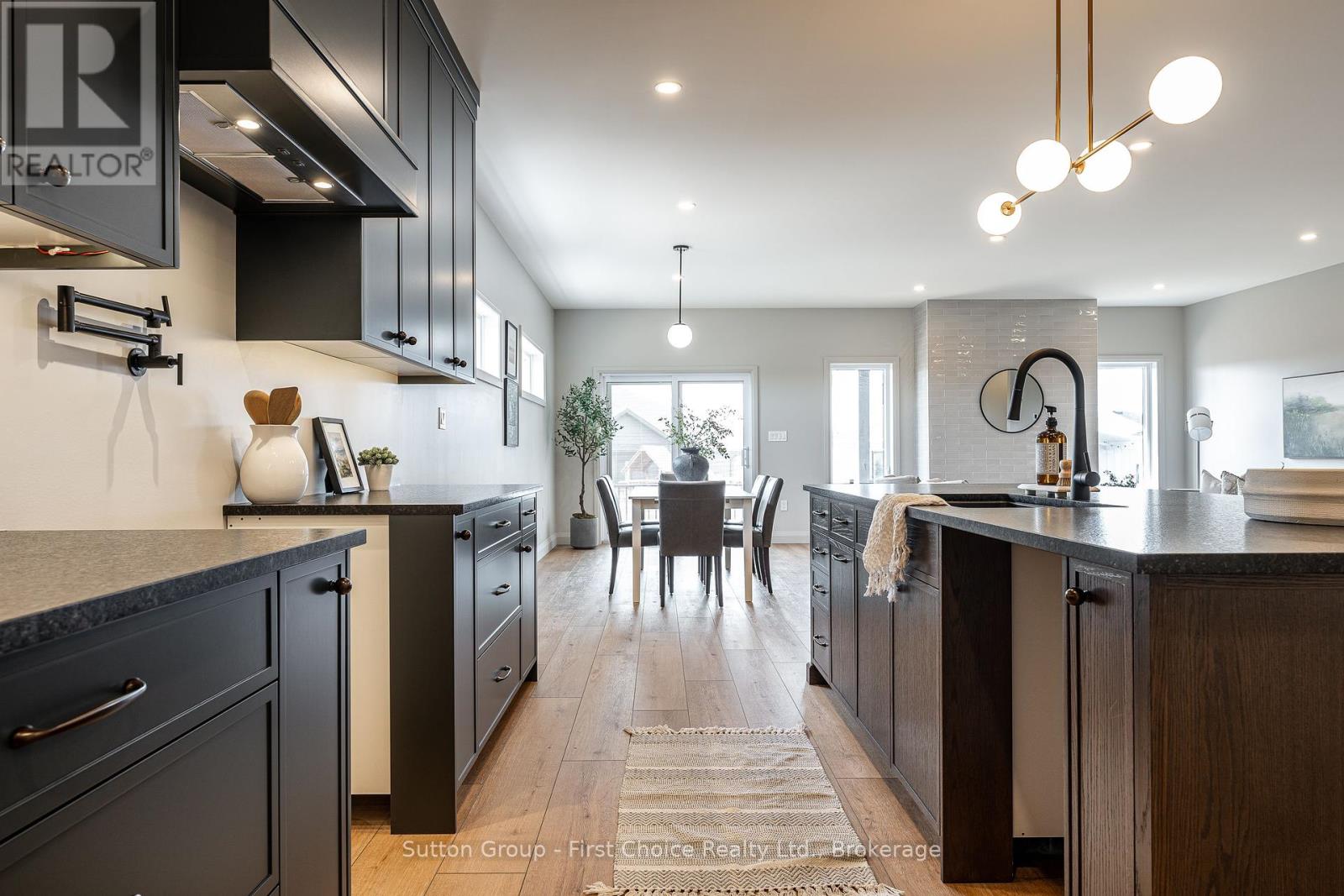 236 Henry Street, West Perth (Mitchell), Ontario  N0K 1N0 - Photo 14 - X12225322