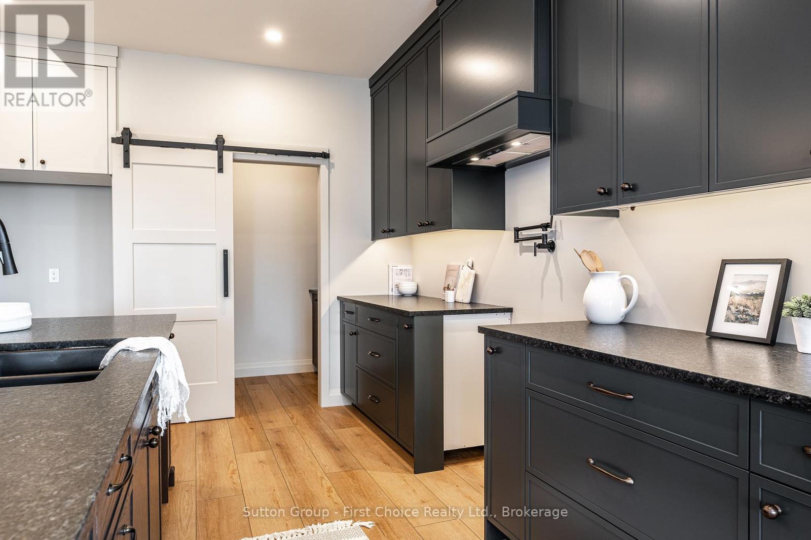 236 Henry Street, West Perth (Mitchell), Ontario  N0K 1N0 - Photo 17 - X12225322