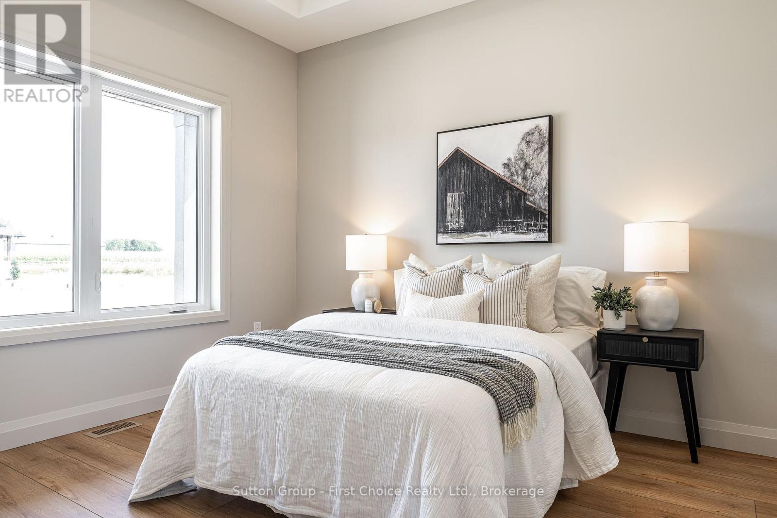 236 Henry Street, West Perth (Mitchell), Ontario  N0K 1N0 - Photo 6 - X12225322