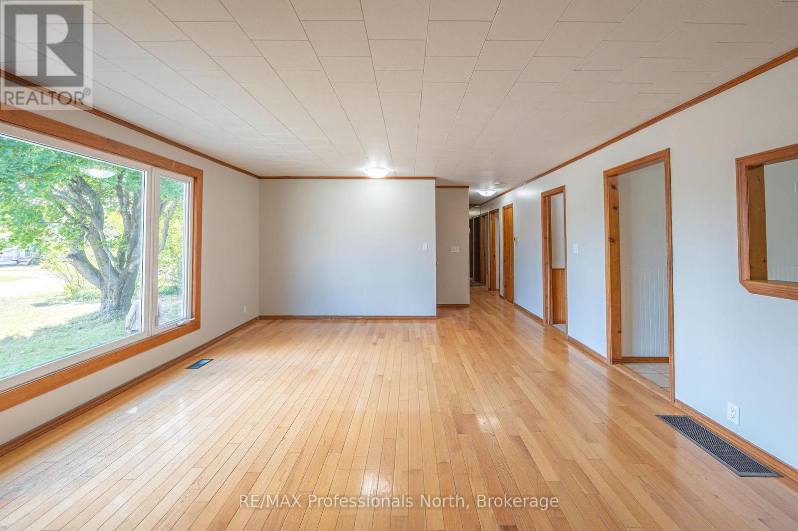 26 Prentice Street, Minden Hills, Ontario  K0M 2K0 - Photo 14 - X12392637