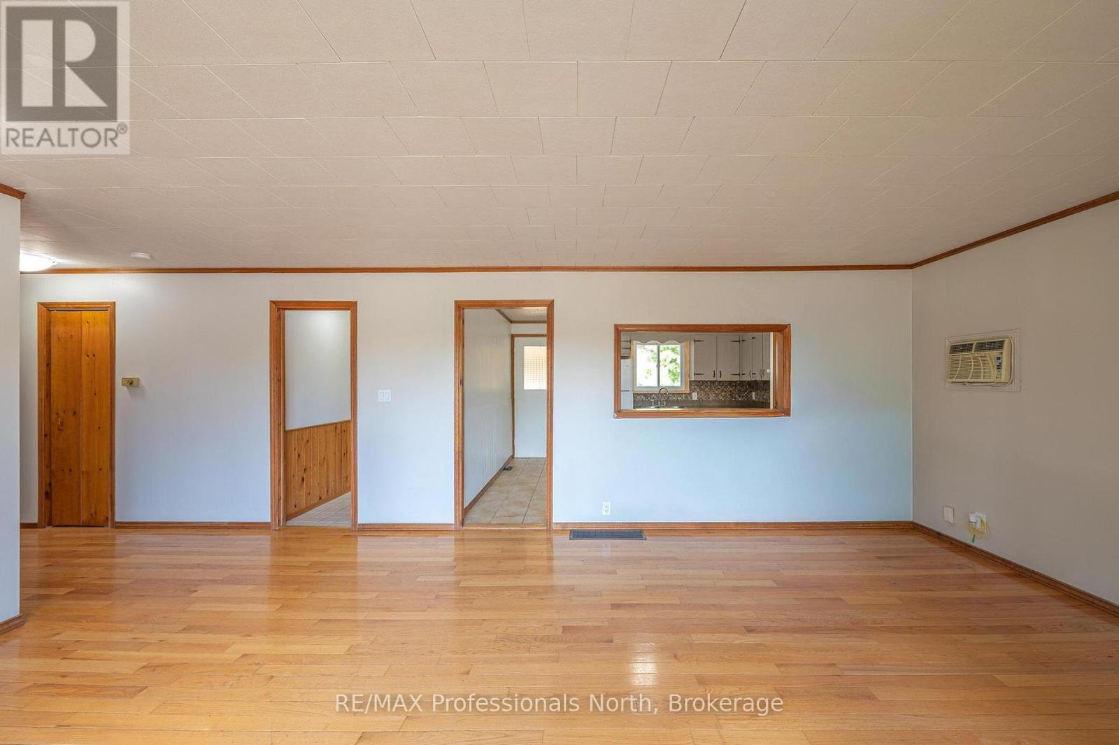 26 Prentice Street, Minden Hills, Ontario  K0M 2K0 - Photo 15 - X12392637