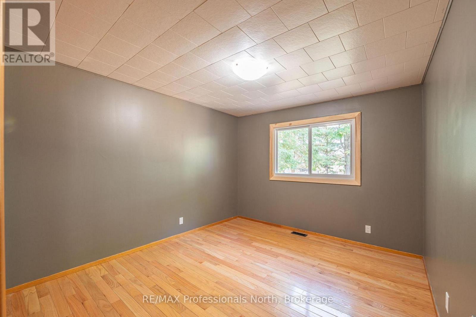 26 Prentice Street, Minden Hills, Ontario  K0M 2K0 - Photo 26 - X12392637