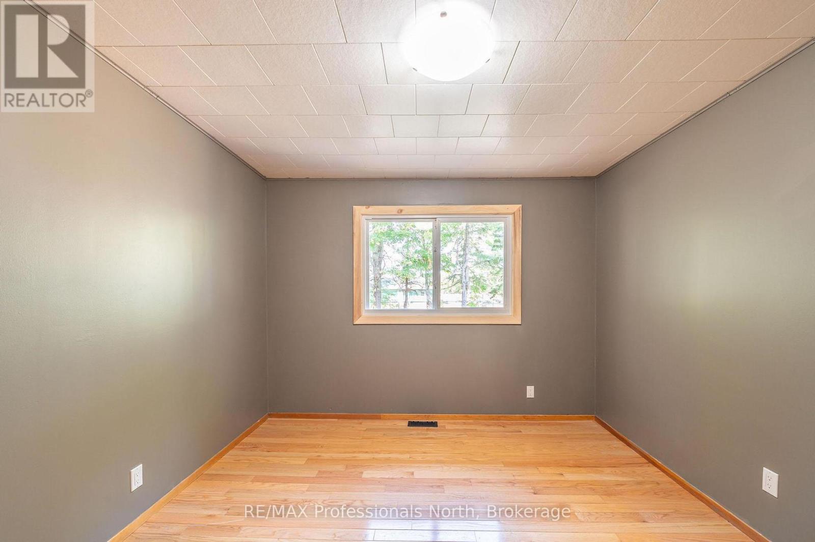 26 Prentice Street, Minden Hills, Ontario  K0M 2K0 - Photo 28 - X12392637