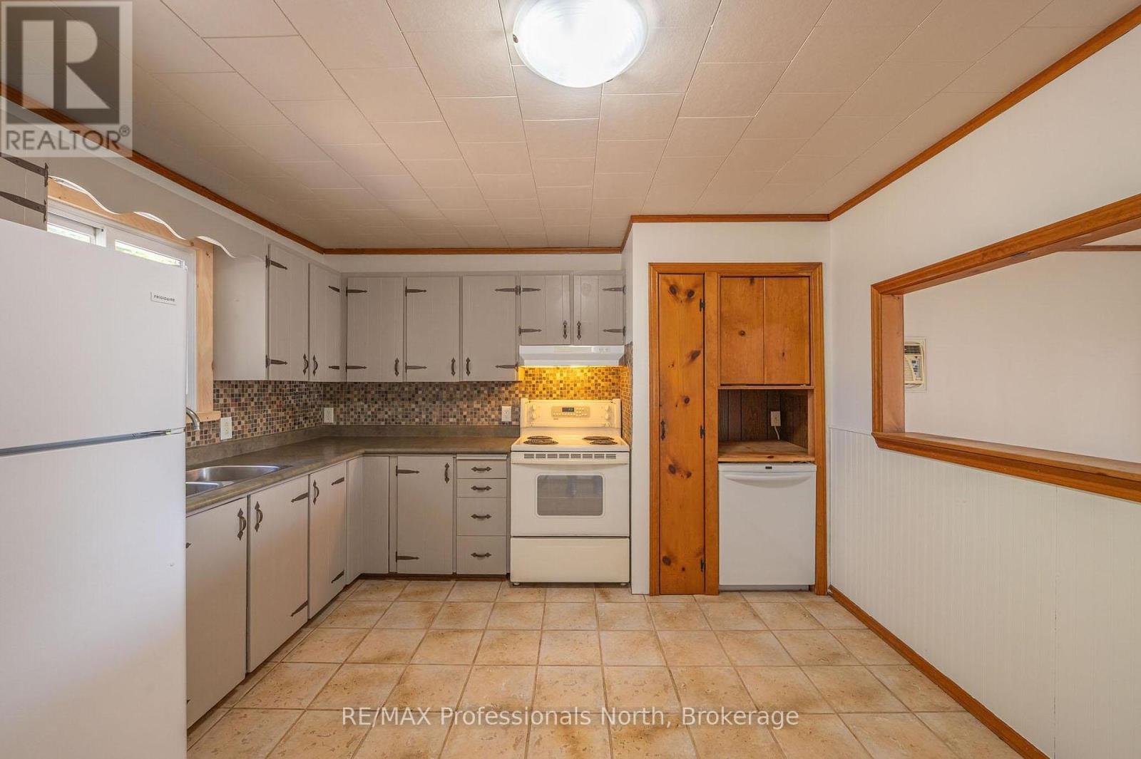26 Prentice Street, Minden Hills, Ontario  K0M 2K0 - Photo 17 - X12392637