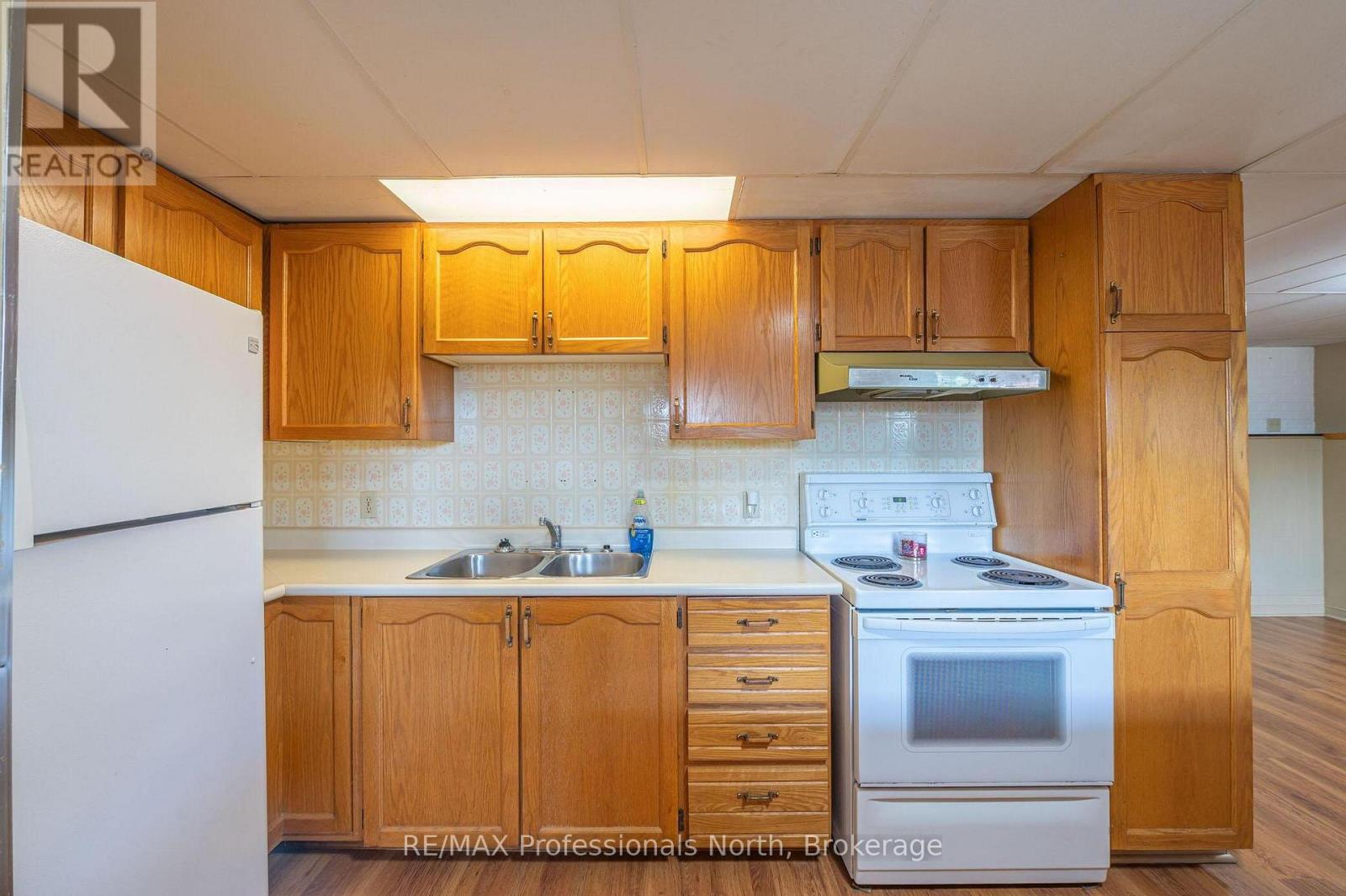 26 Prentice Street, Minden Hills, Ontario  K0M 2K0 - Photo 31 - X12392637