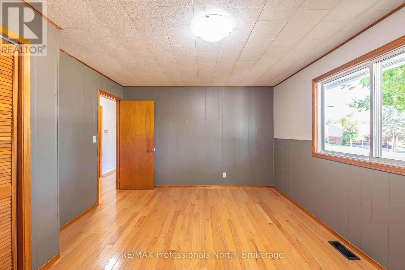 26 Prentice Street, Minden Hills, Ontario  K0M 2K0 - Photo 25 - X12392637