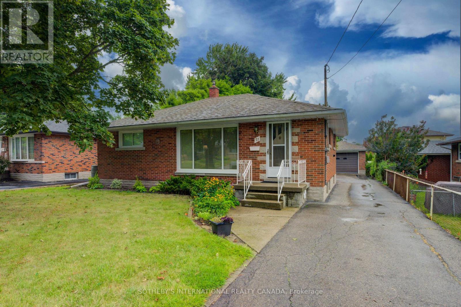 51 OTTAWA CRESCENT W, Guelph, Ontario