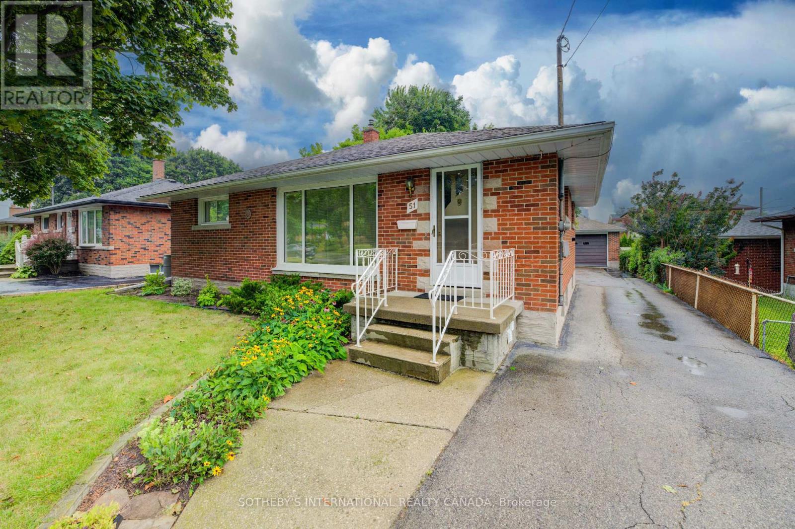51 Ottawa Crescent W, Guelph, Ontario  N1E 2A7 - Photo 2 - X12393834