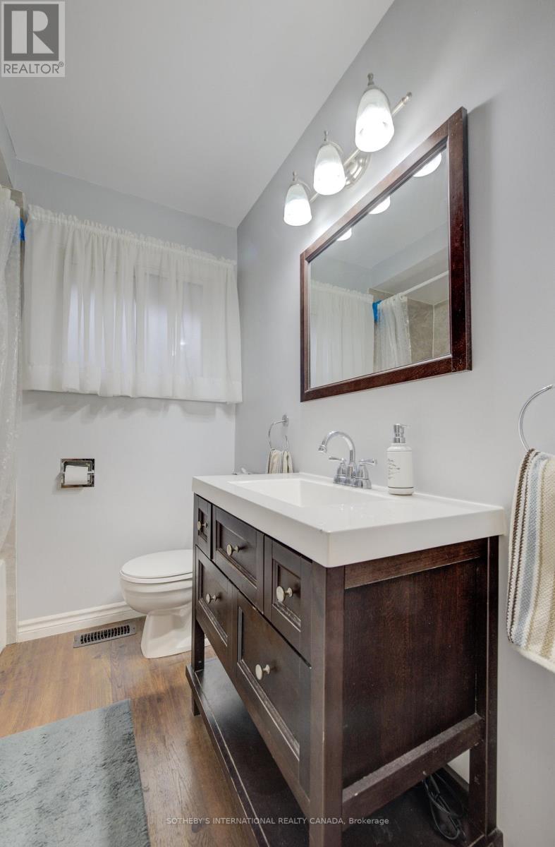 51 Ottawa Crescent W, Guelph, Ontario  N1E 2A7 - Photo 24 - X12393834