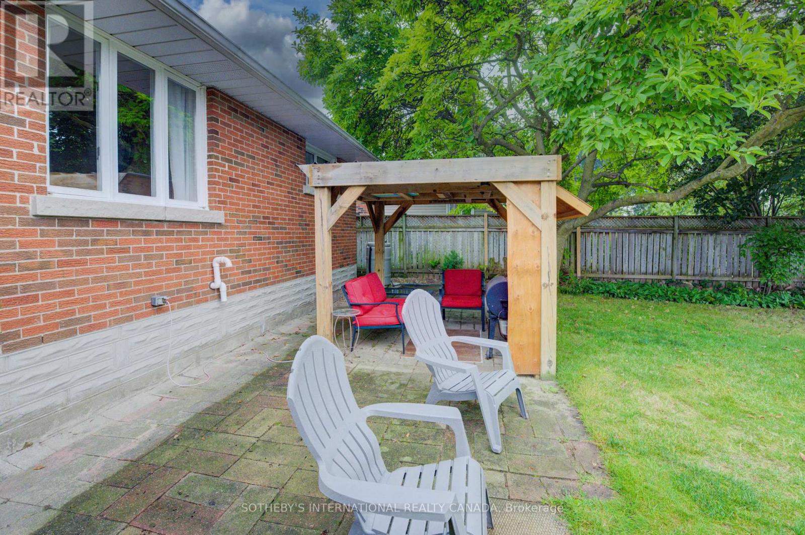 51 Ottawa Crescent W, Guelph, Ontario  N1E 2A7 - Photo 30 - X12393834