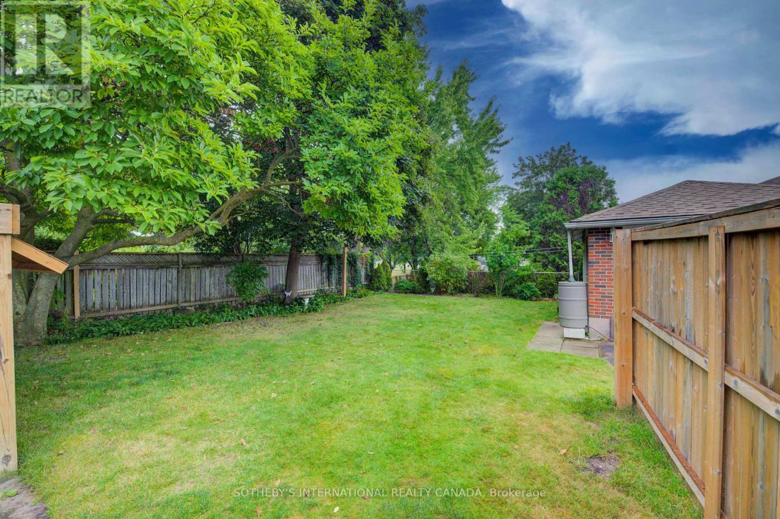 51 Ottawa Crescent W, Guelph, Ontario  N1E 2A7 - Photo 31 - X12393834