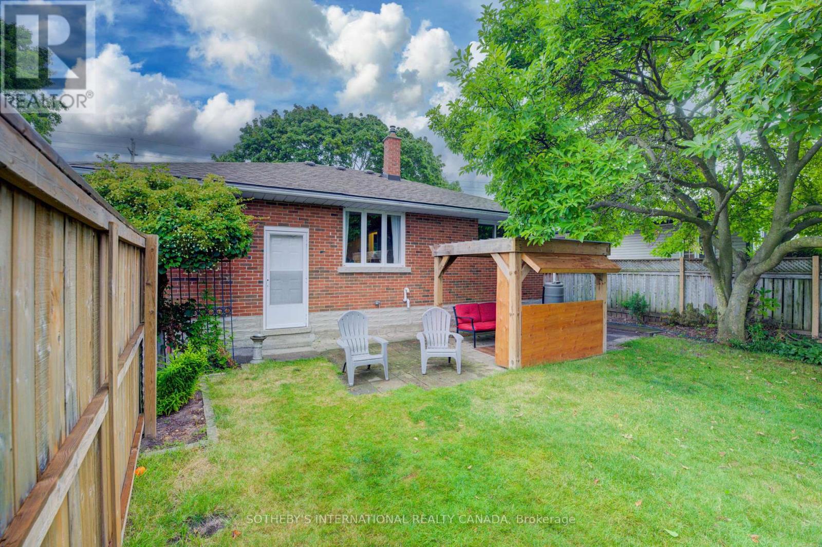 51 Ottawa Crescent W, Guelph, Ontario  N1E 2A7 - Photo 37 - X12393834
