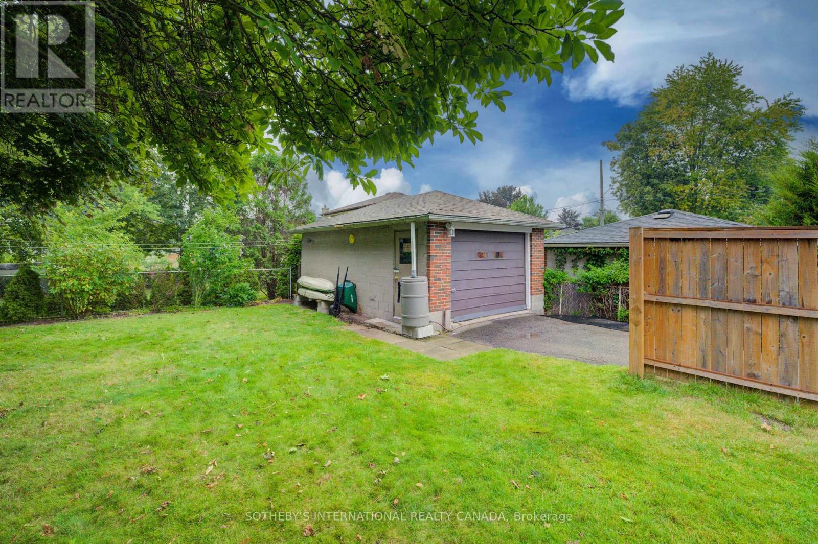 51 Ottawa Crescent W, Guelph, Ontario  N1E 2A7 - Photo 38 - X12393834
