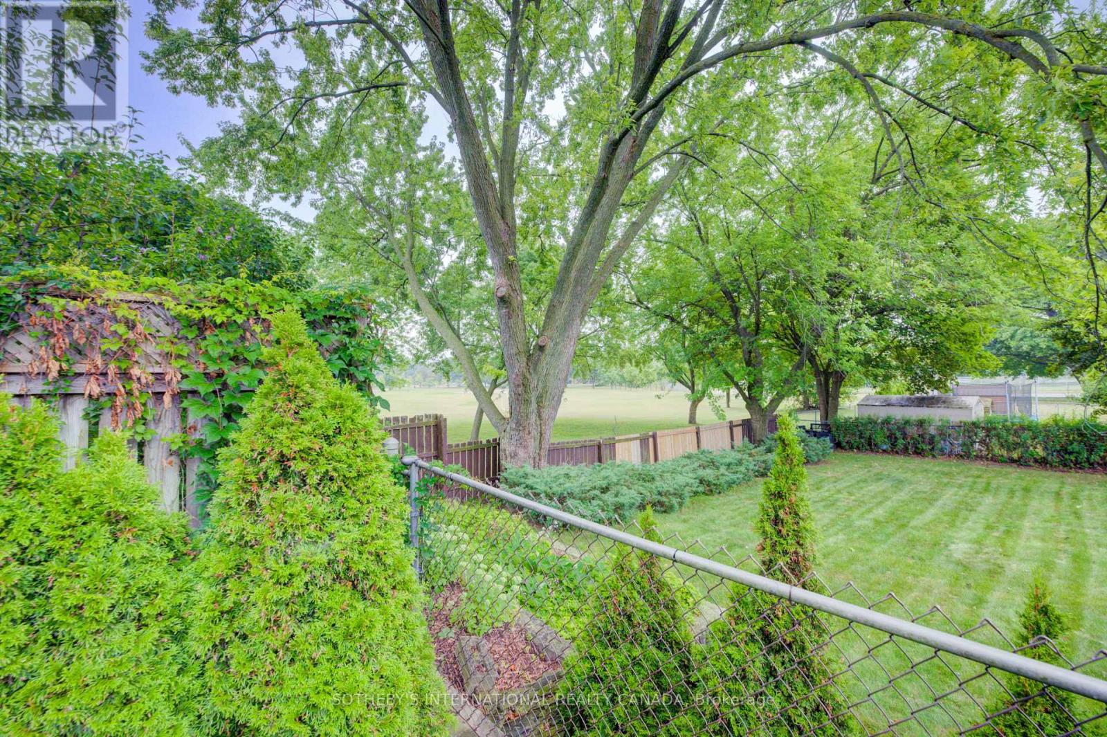 51 Ottawa Crescent W, Guelph, Ontario  N1E 2A7 - Photo 40 - X12393834