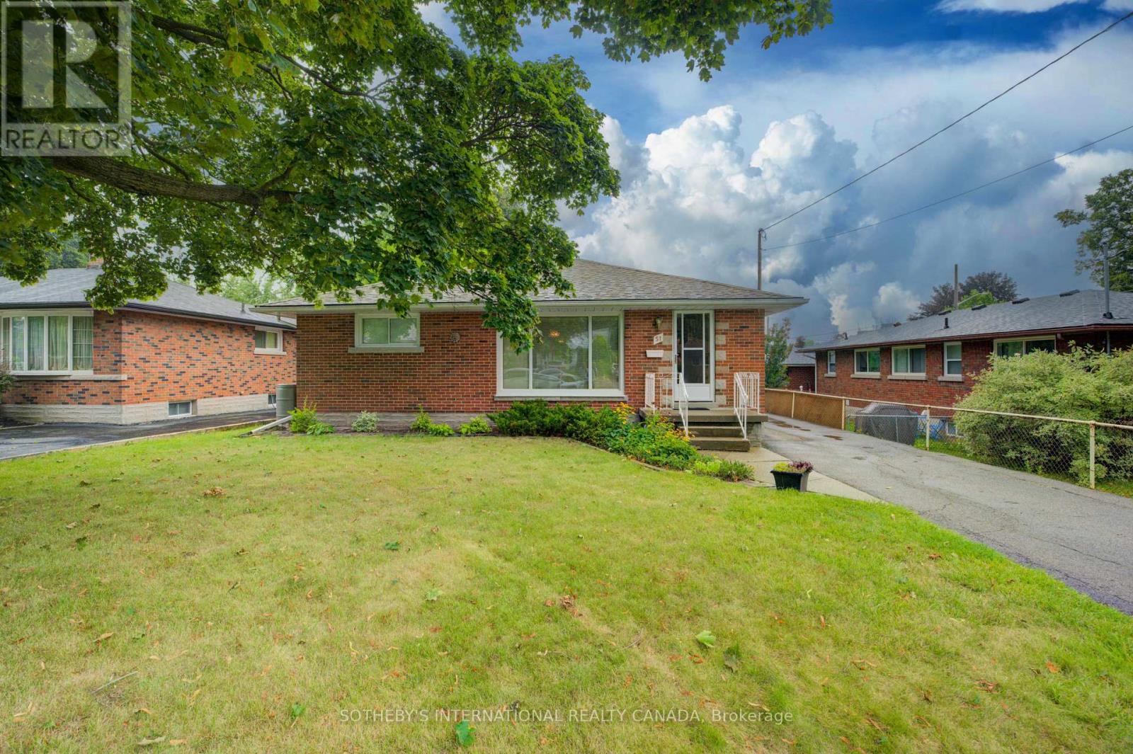 51 Ottawa Crescent W, Guelph, Ontario  N1E 2A7 - Photo 41 - X12393834