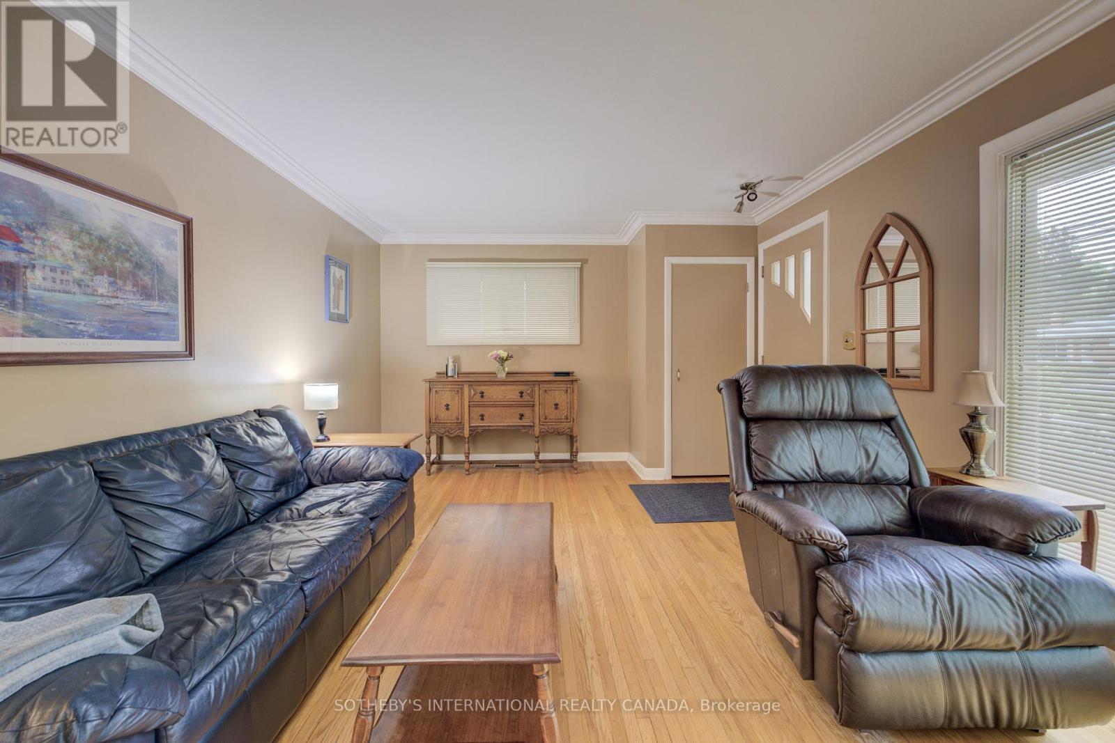 51 Ottawa Crescent W, Guelph, Ontario  N1E 2A7 - Photo 6 - X12393834