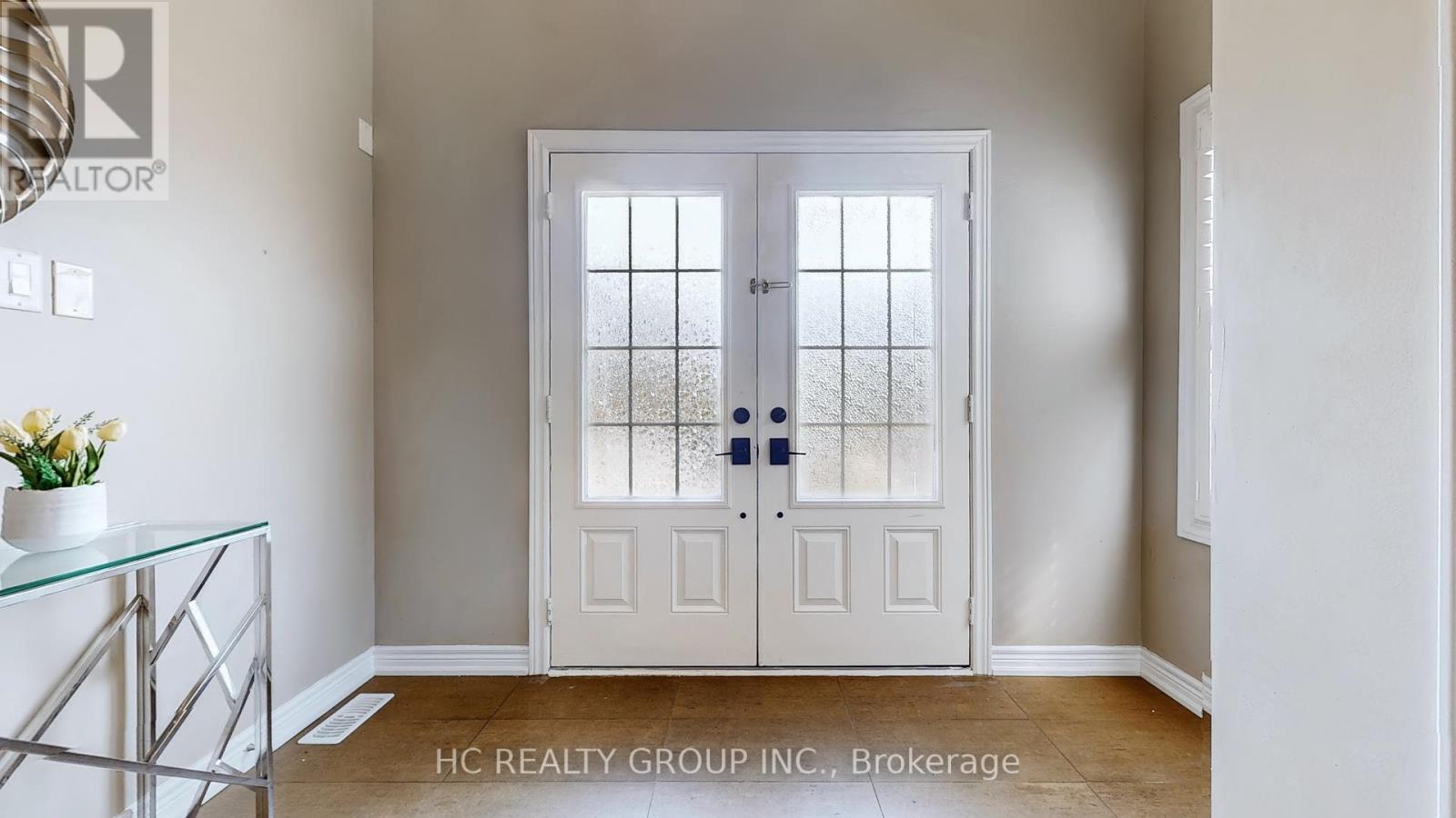 Property at 106 COOPERSHAWK STREET image 4