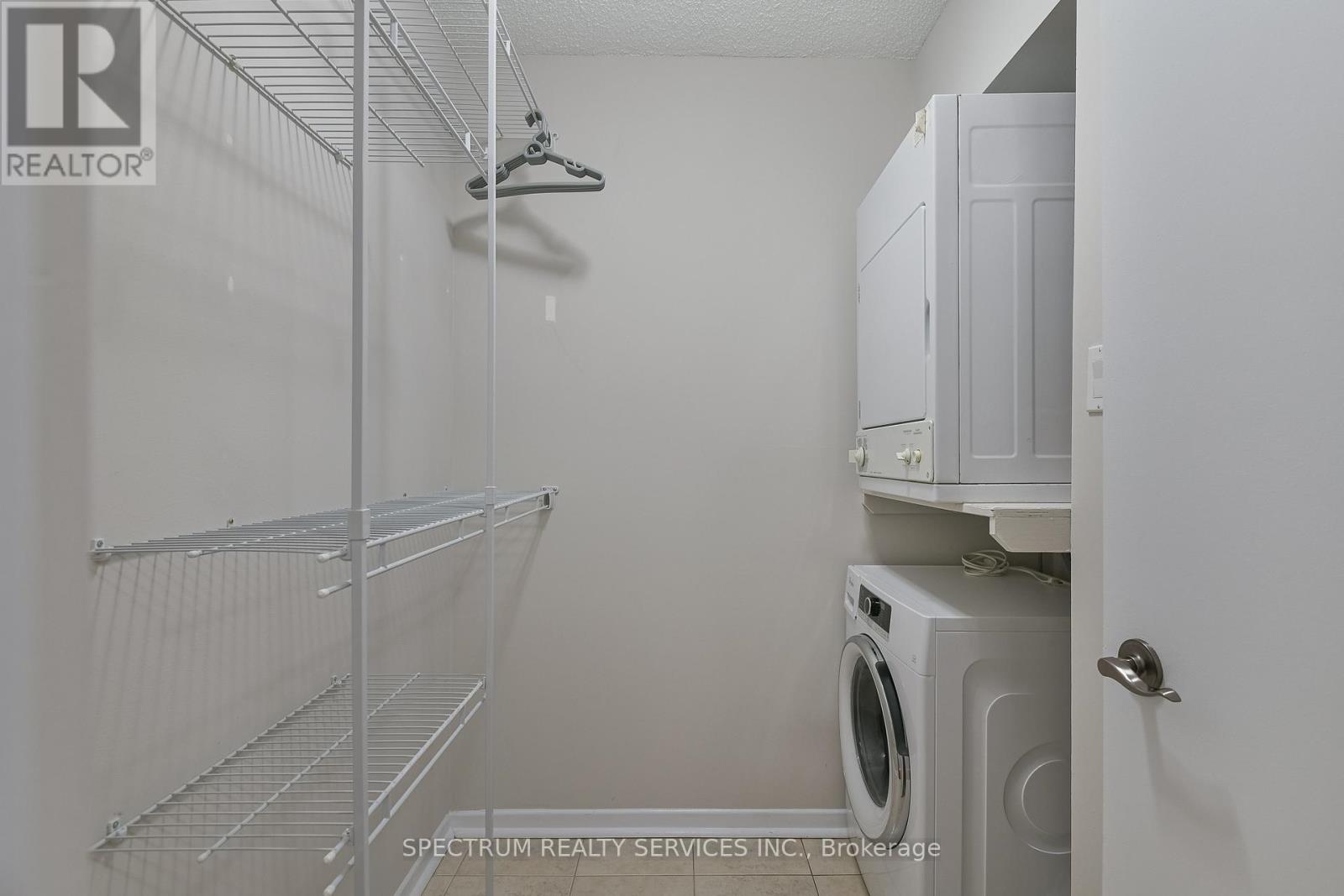 1605 - 44 St Joseph Street, Toronto (Bay Street Corridor), Ontario  M4Y 2W4 - Photo 11 - C12394090