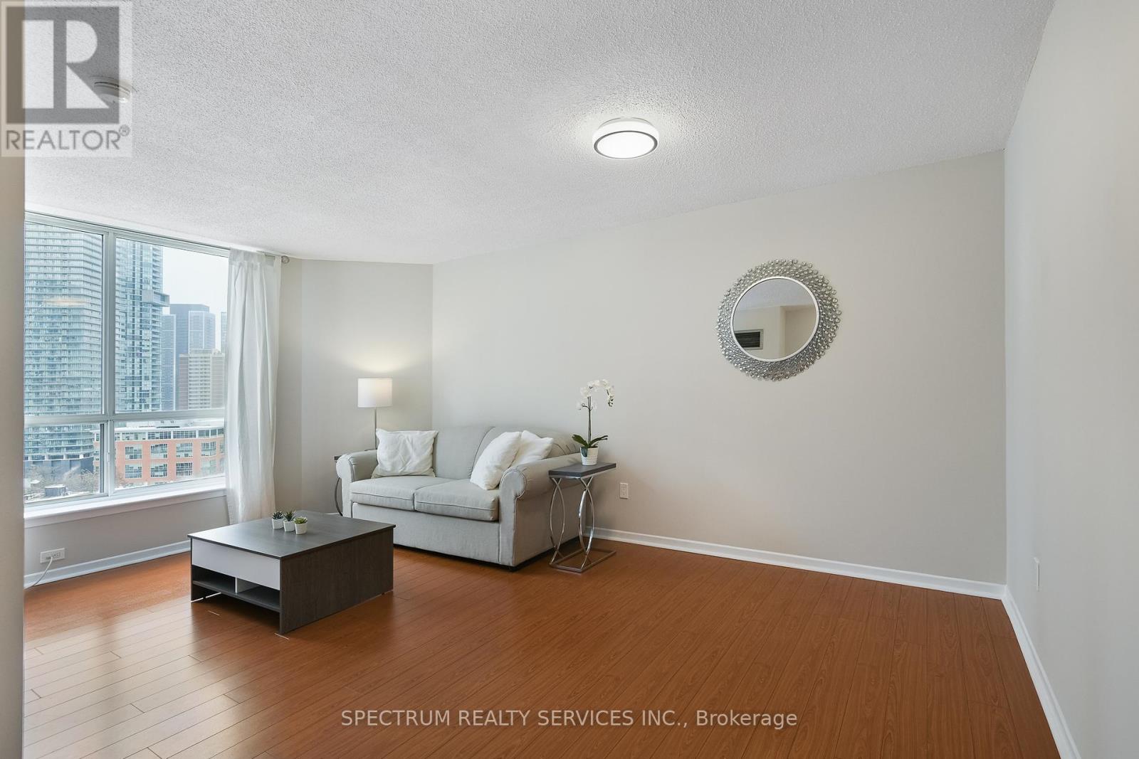 1605 - 44 St Joseph Street, Toronto (Bay Street Corridor), Ontario  M4Y 2W4 - Photo 2 - C12394090