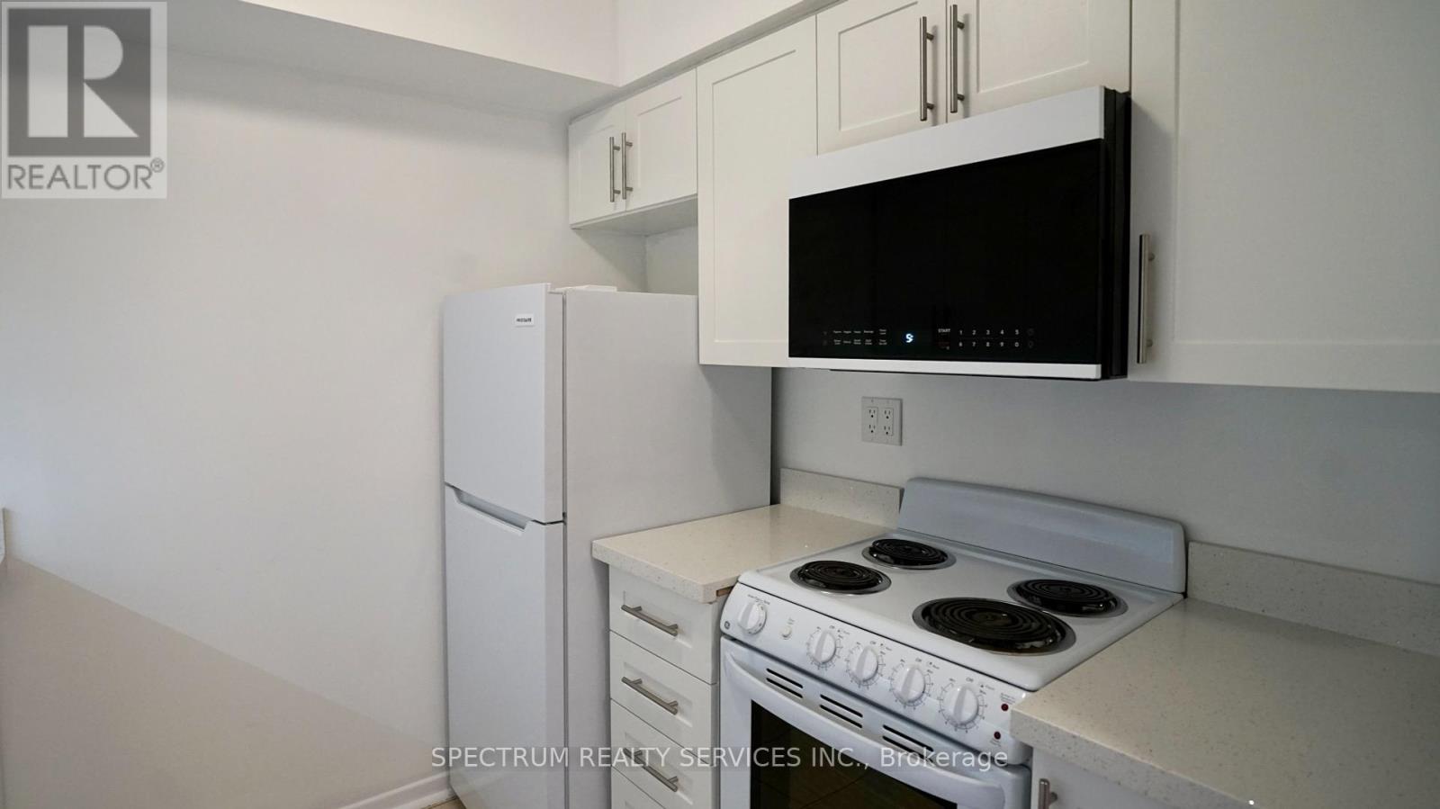 1605 - 44 St Joseph Street, Toronto (Bay Street Corridor), Ontario  M4Y 2W4 - Photo 9 - C12394090