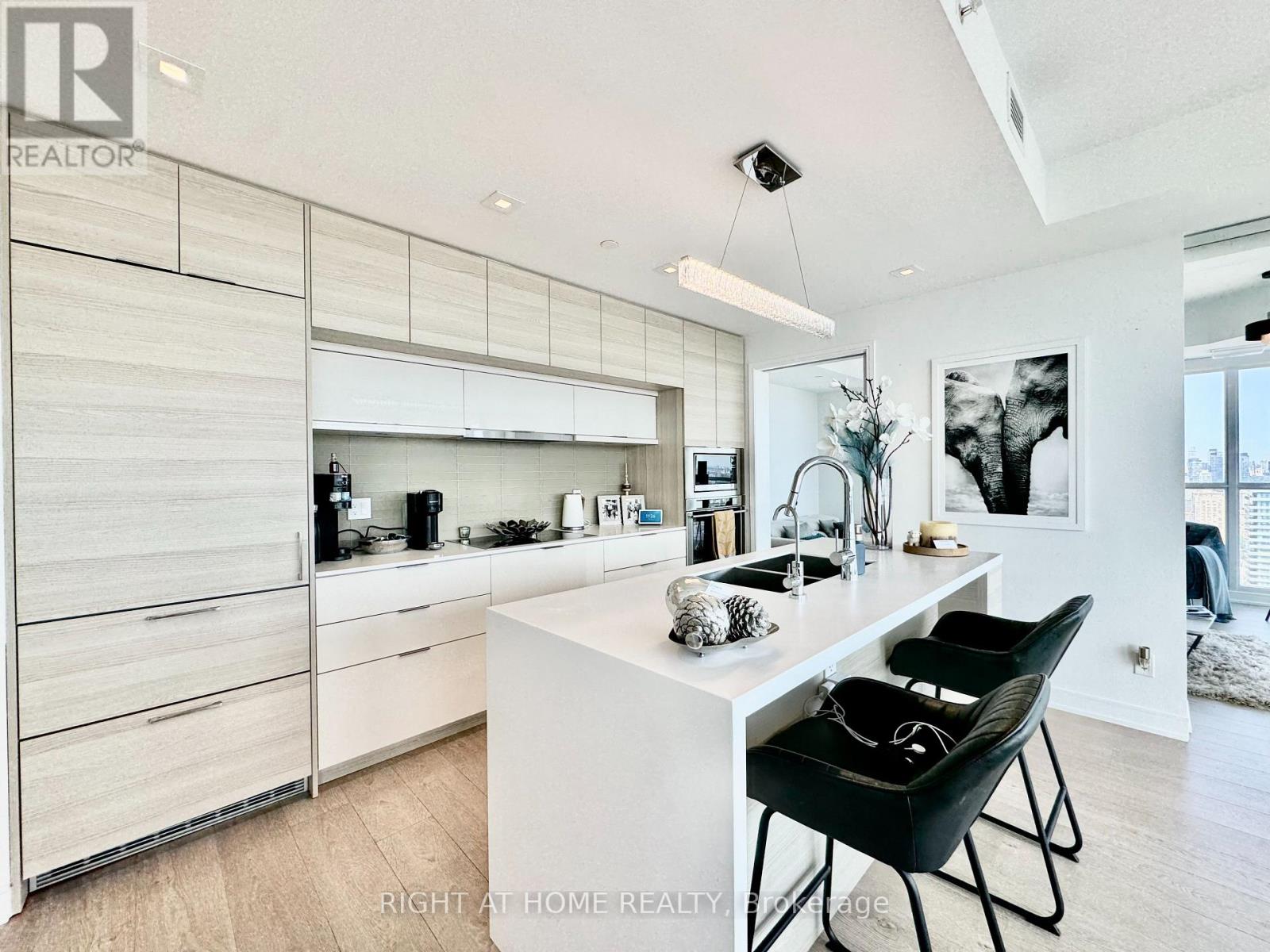 5004 - 88 Scott Street, Toronto, Ontario  M5E 0A9 - Photo 10 - C12394115