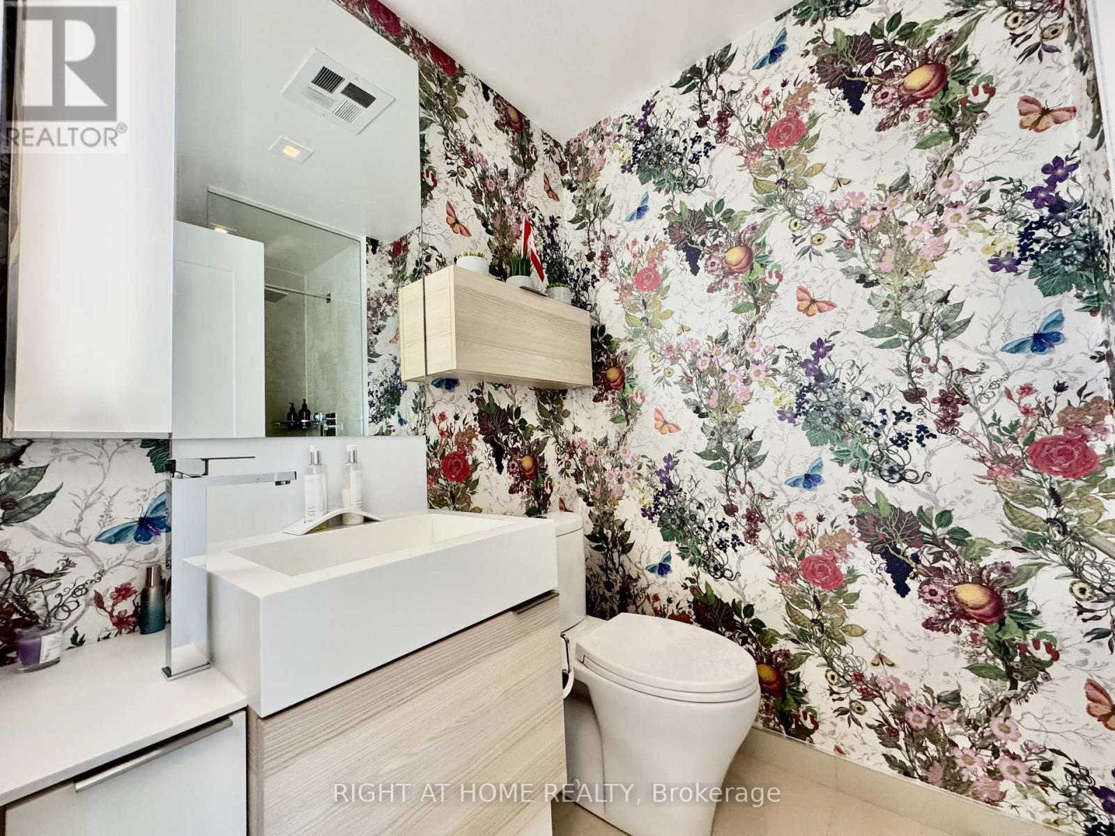 5004 - 88 Scott Street, Toronto, Ontario  M5E 0A9 - Photo 16 - C12394115