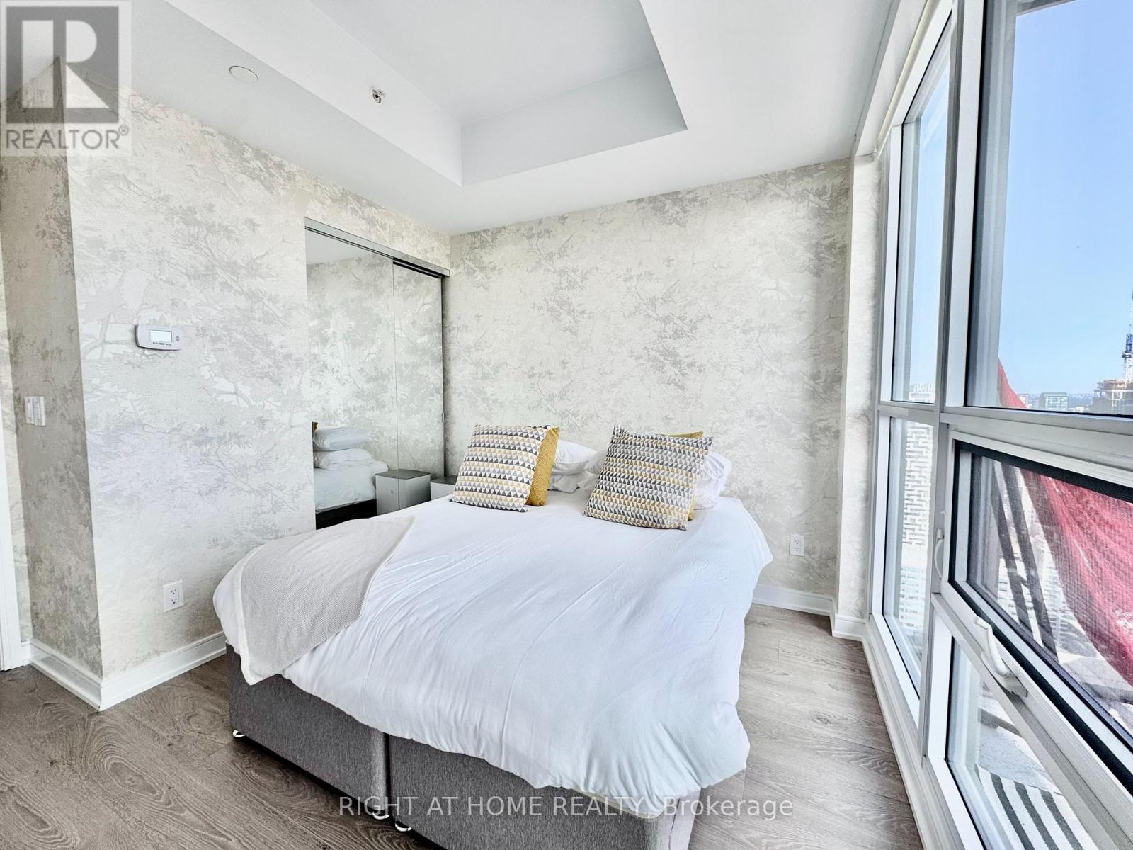 5004 - 88 Scott Street, Toronto, Ontario  M5E 0A9 - Photo 19 - C12394115