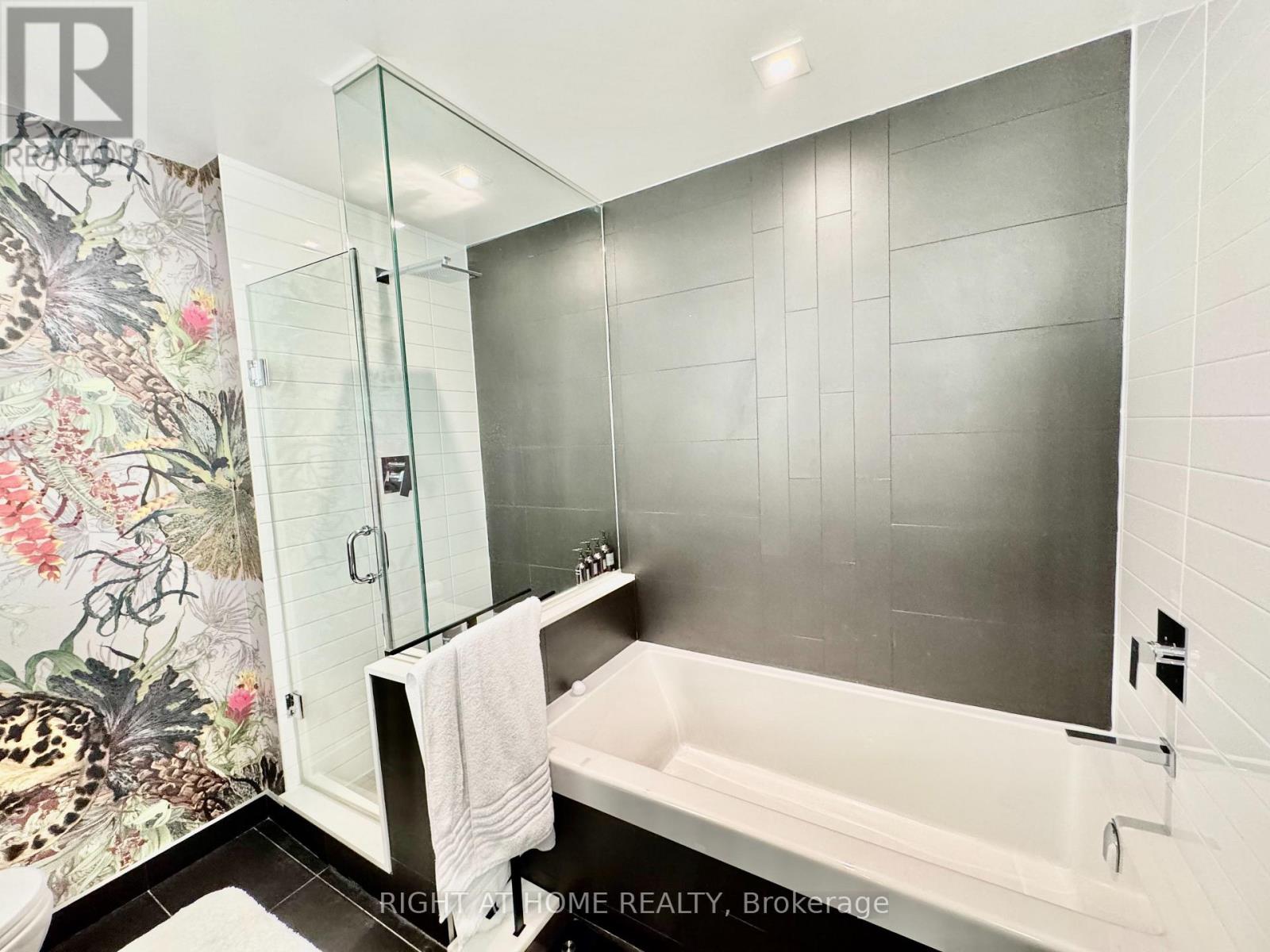 5004 - 88 Scott Street, Toronto, Ontario  M5E 0A9 - Photo 22 - C12394115