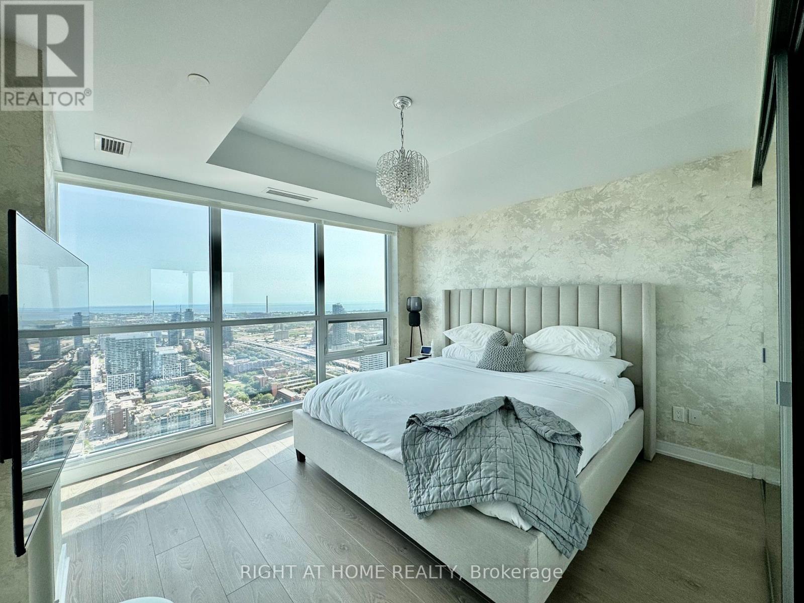 5004 - 88 Scott Street, Toronto, Ontario  M5E 0A9 - Photo 24 - C12394115