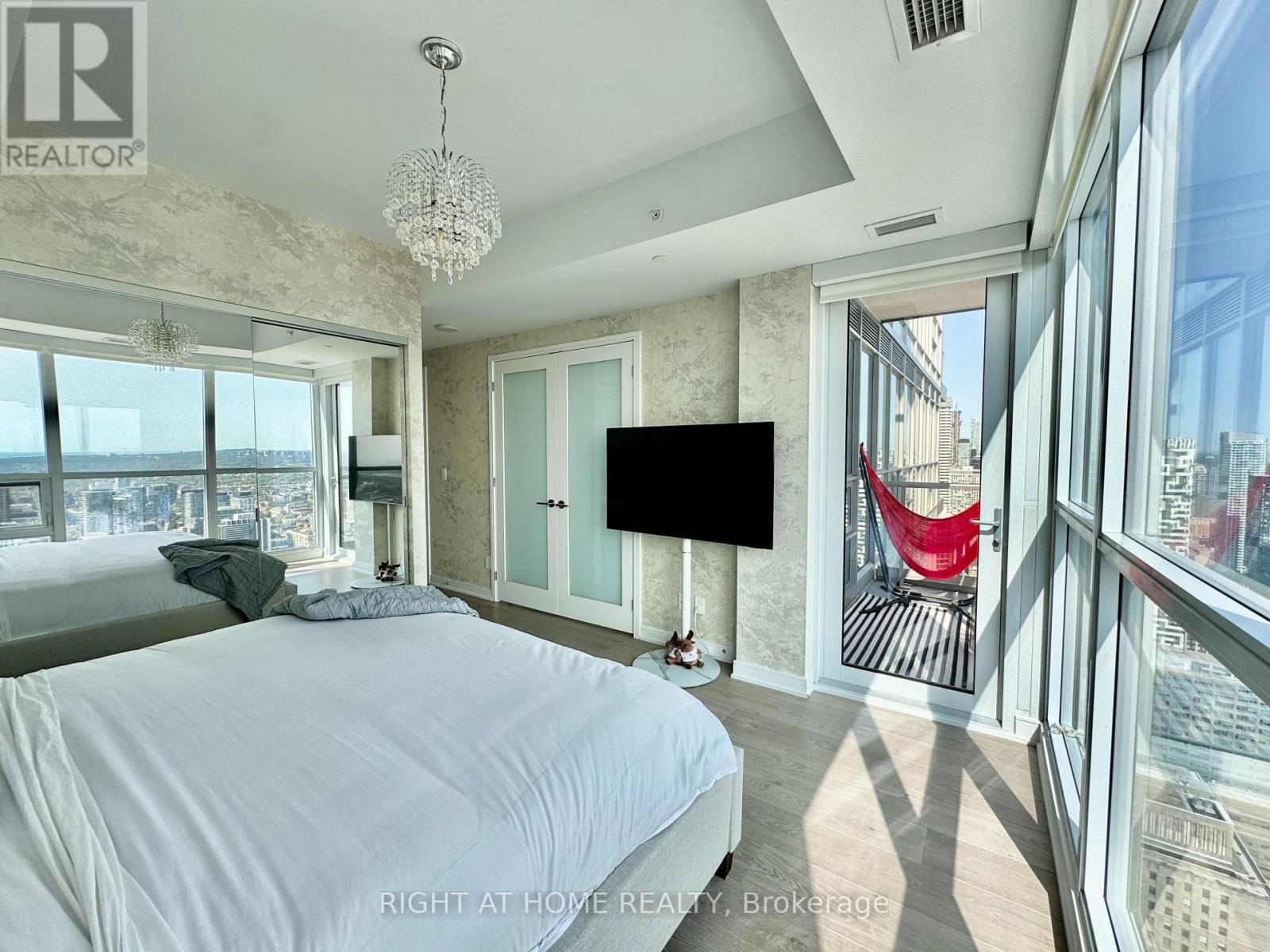 5004 - 88 Scott Street, Toronto, Ontario  M5E 0A9 - Photo 27 - C12394115