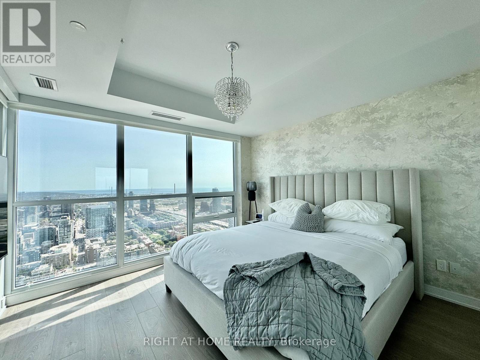 5004 - 88 Scott Street, Toronto, Ontario  M5E 0A9 - Photo 28 - C12394115