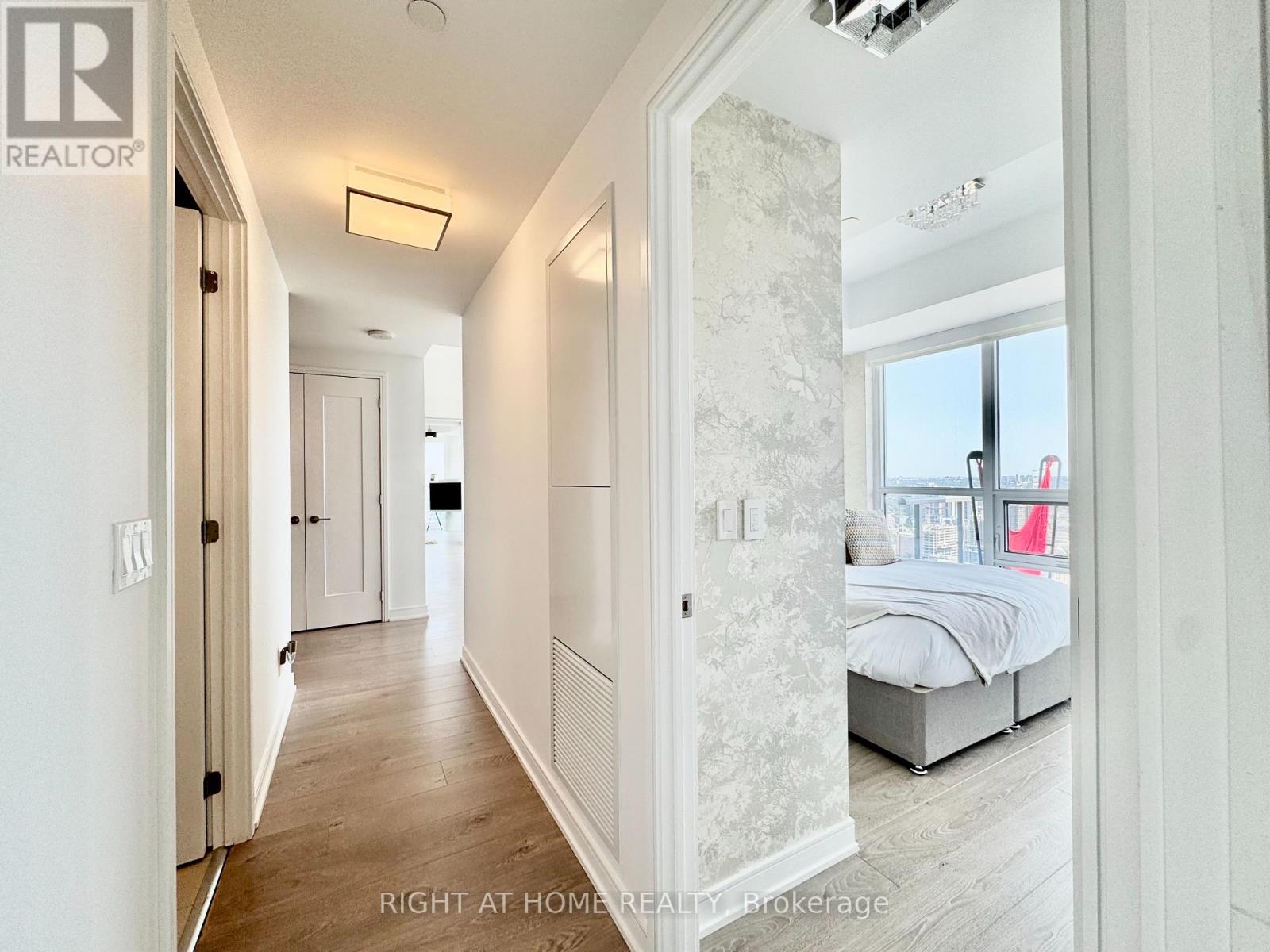 5004 - 88 Scott Street, Toronto, Ontario  M5E 0A9 - Photo 31 - C12394115