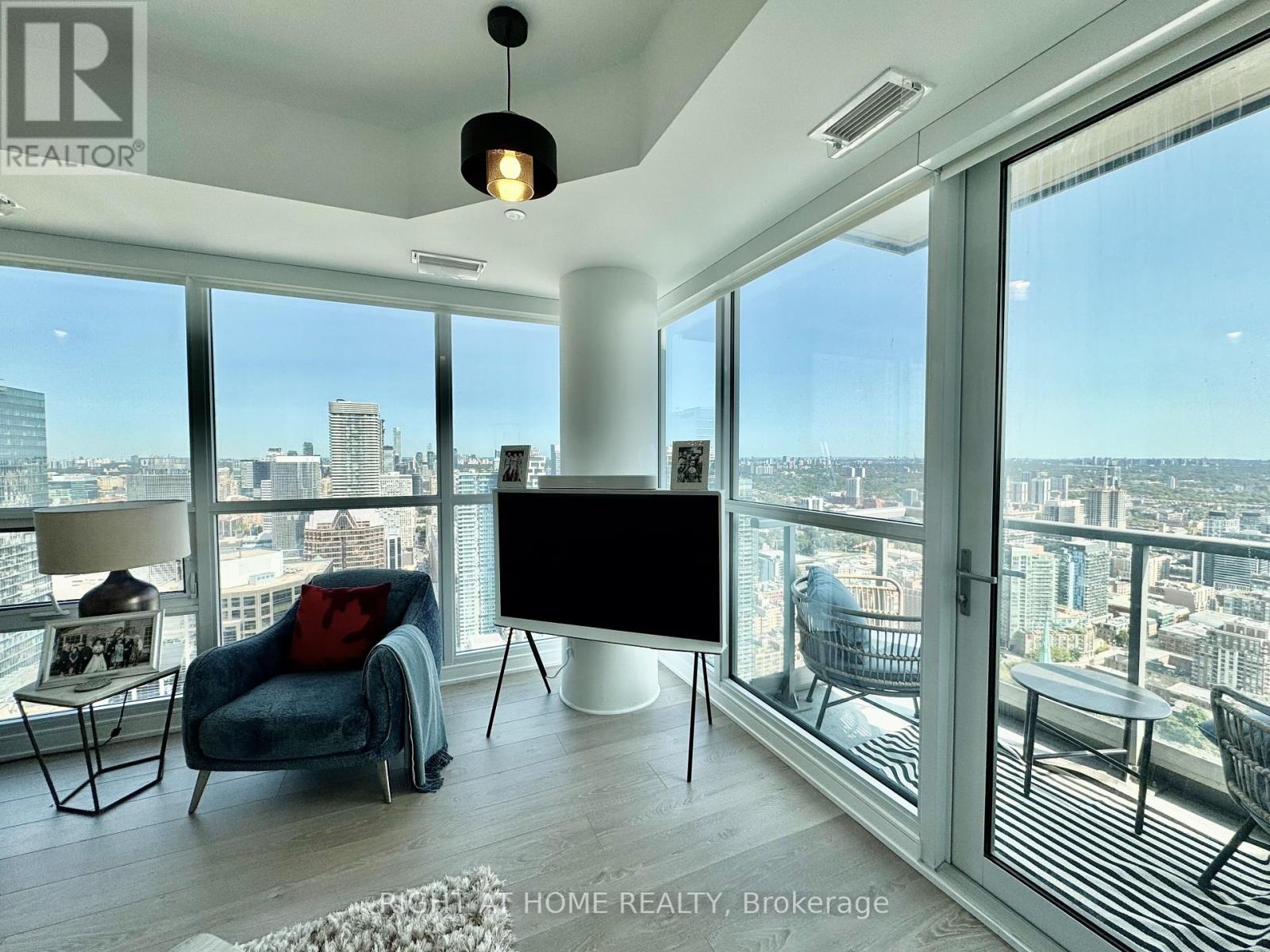 5004 - 88 Scott Street, Toronto, Ontario  M5E 0A9 - Photo 35 - C12394115
