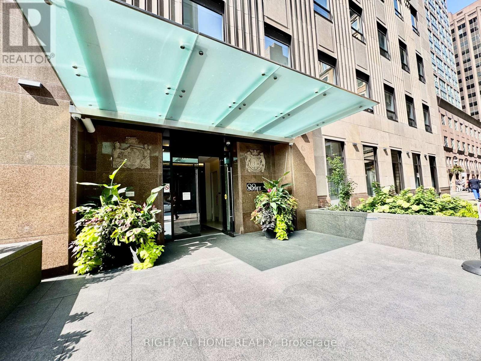 5004 - 88 Scott Street, Toronto, Ontario  M5E 0A9 - Photo 41 - C12394115