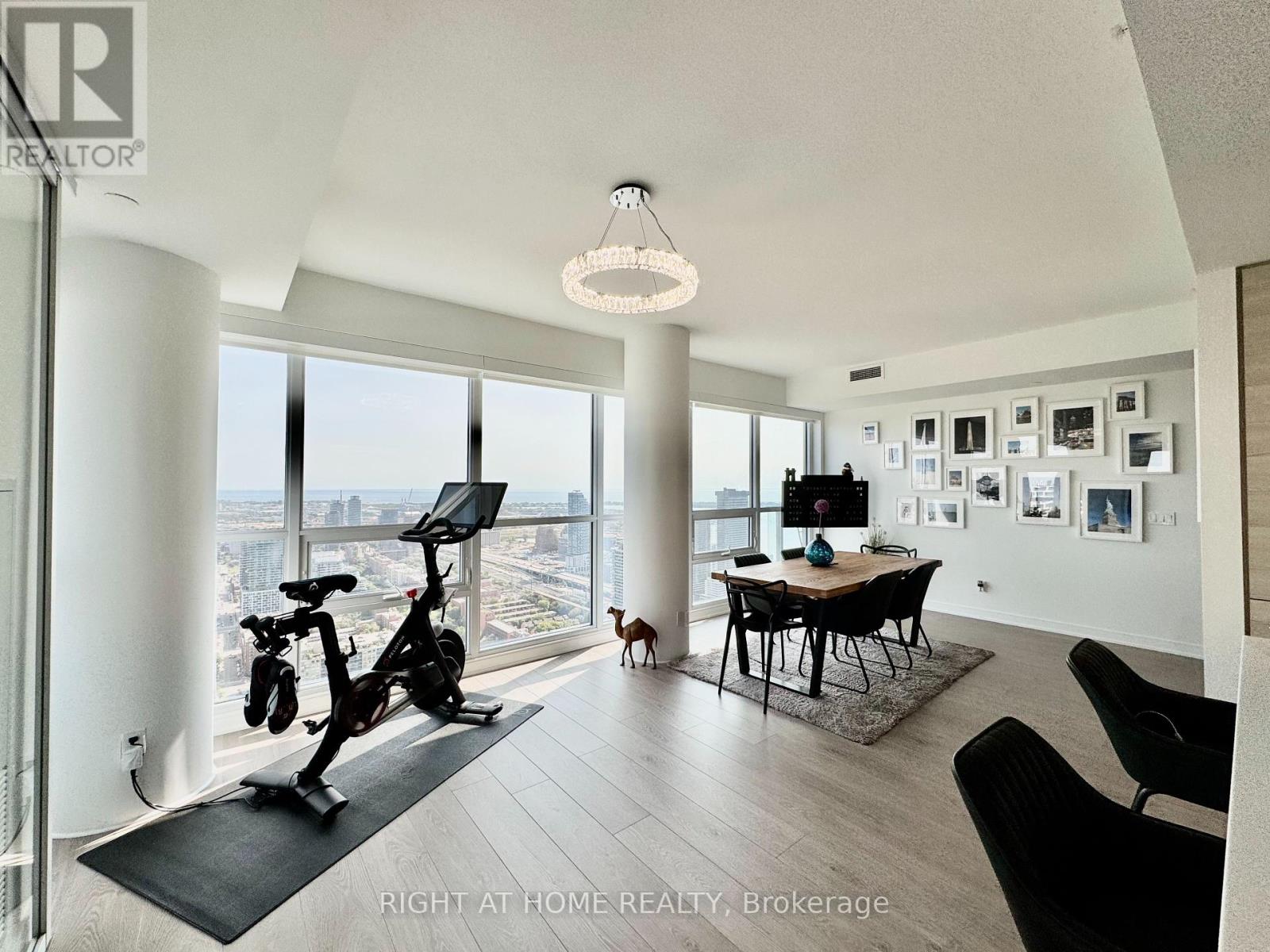 5004 - 88 Scott Street, Toronto, Ontario  M5E 0A9 - Photo 5 - C12394115