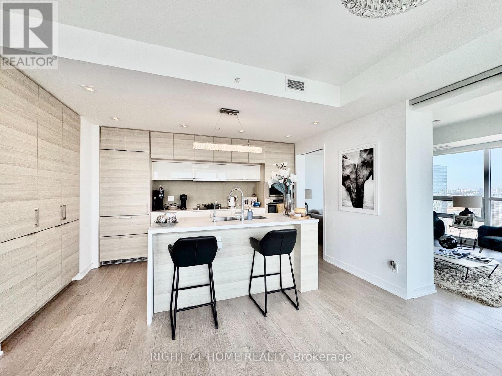 5004 - 88 Scott Street, Toronto, Ontario  M5E 0A9 - Photo 7 - C12394115