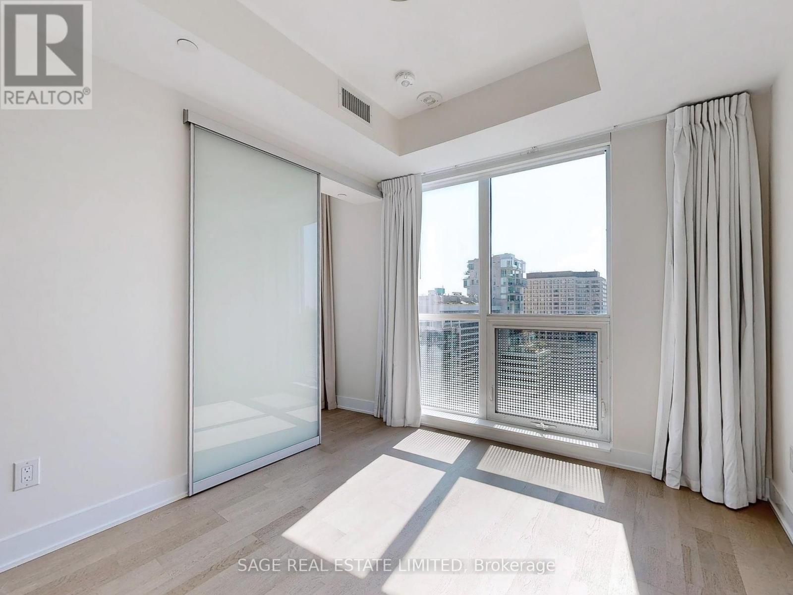 2102 - 88 Cumberland Street, Toronto, Ontario  M5R 1A3 - Photo 19 - C12394126