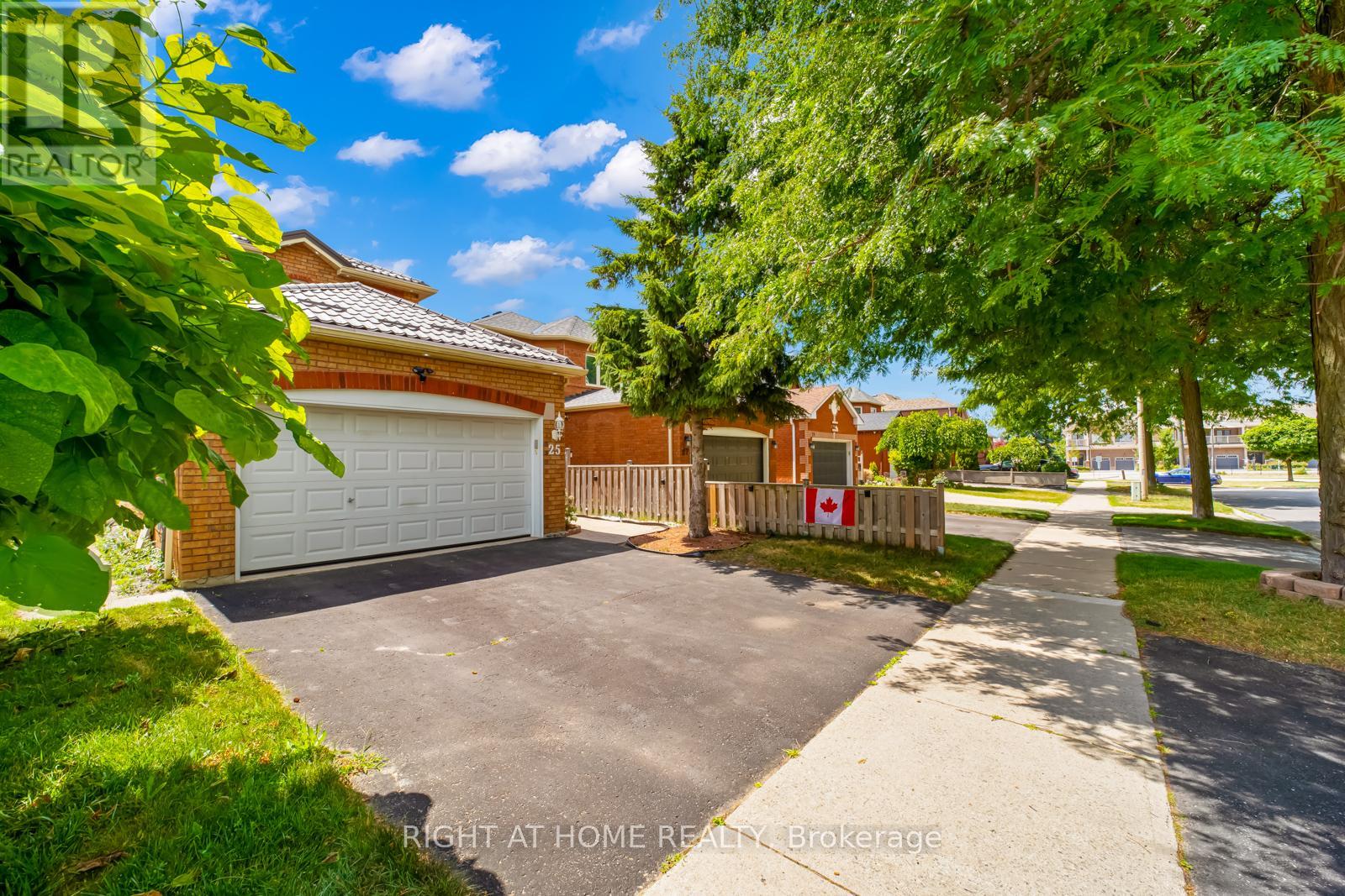 25 Fieldnest Crescent, Whitby (Rolling Acres), Ontario  L1R 1Z5 - Photo 2 - E12379206