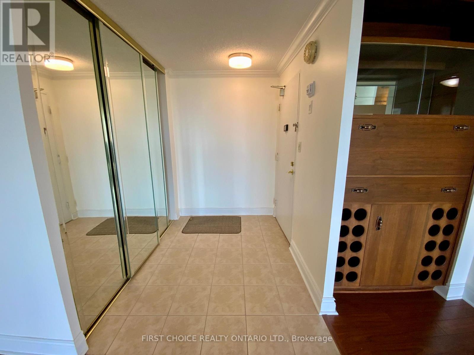 1708 - 665 Bathgate Drive, Ottawa, Ontario  K1K 3Y4 - Photo 2 - X12394143