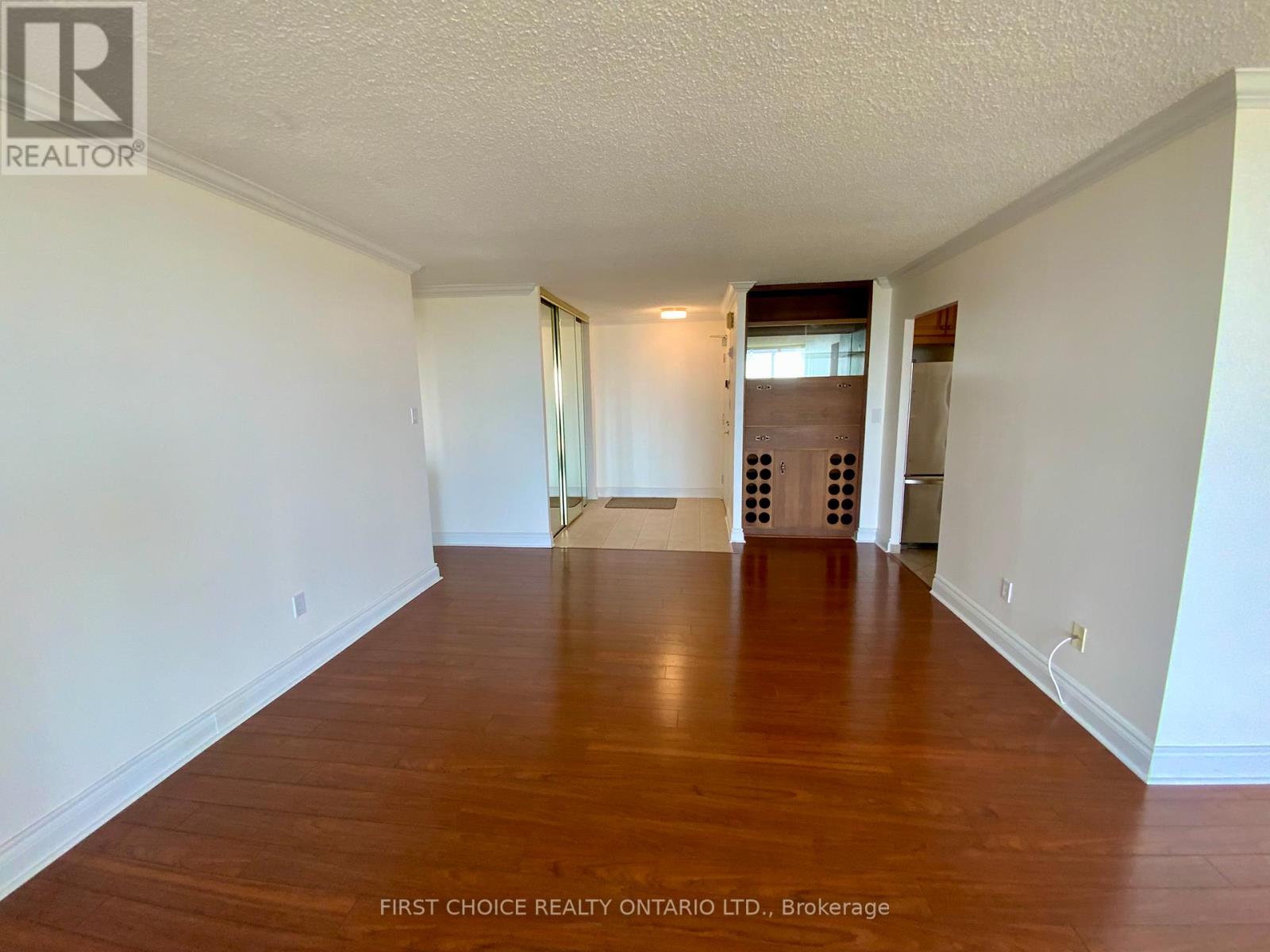 1708 - 665 Bathgate Drive, Ottawa, Ontario  K1K 3Y4 - Photo 6 - X12394143